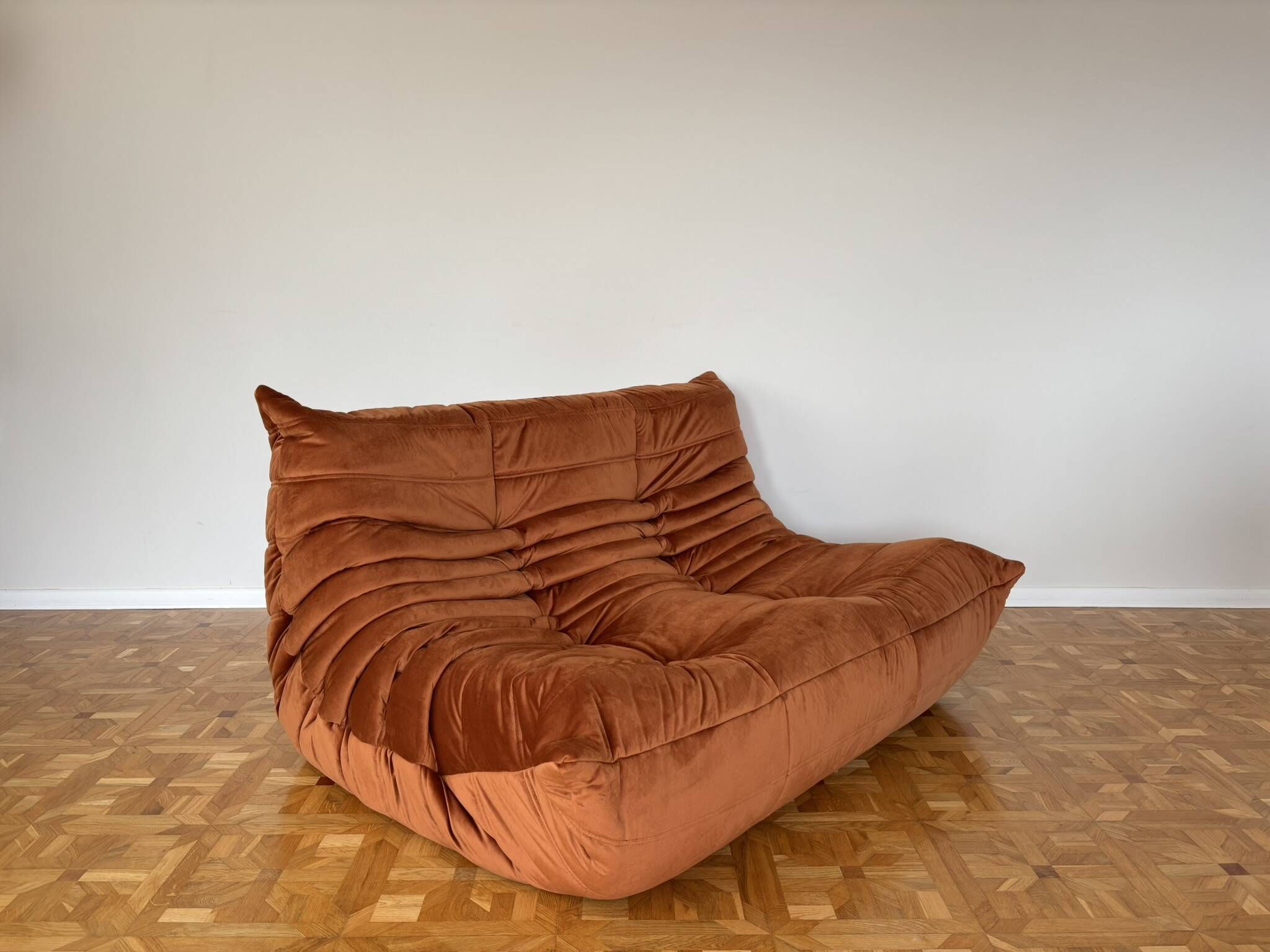 Canapé Togo deux places par Michel Ducaroy pour Ligne Roset
