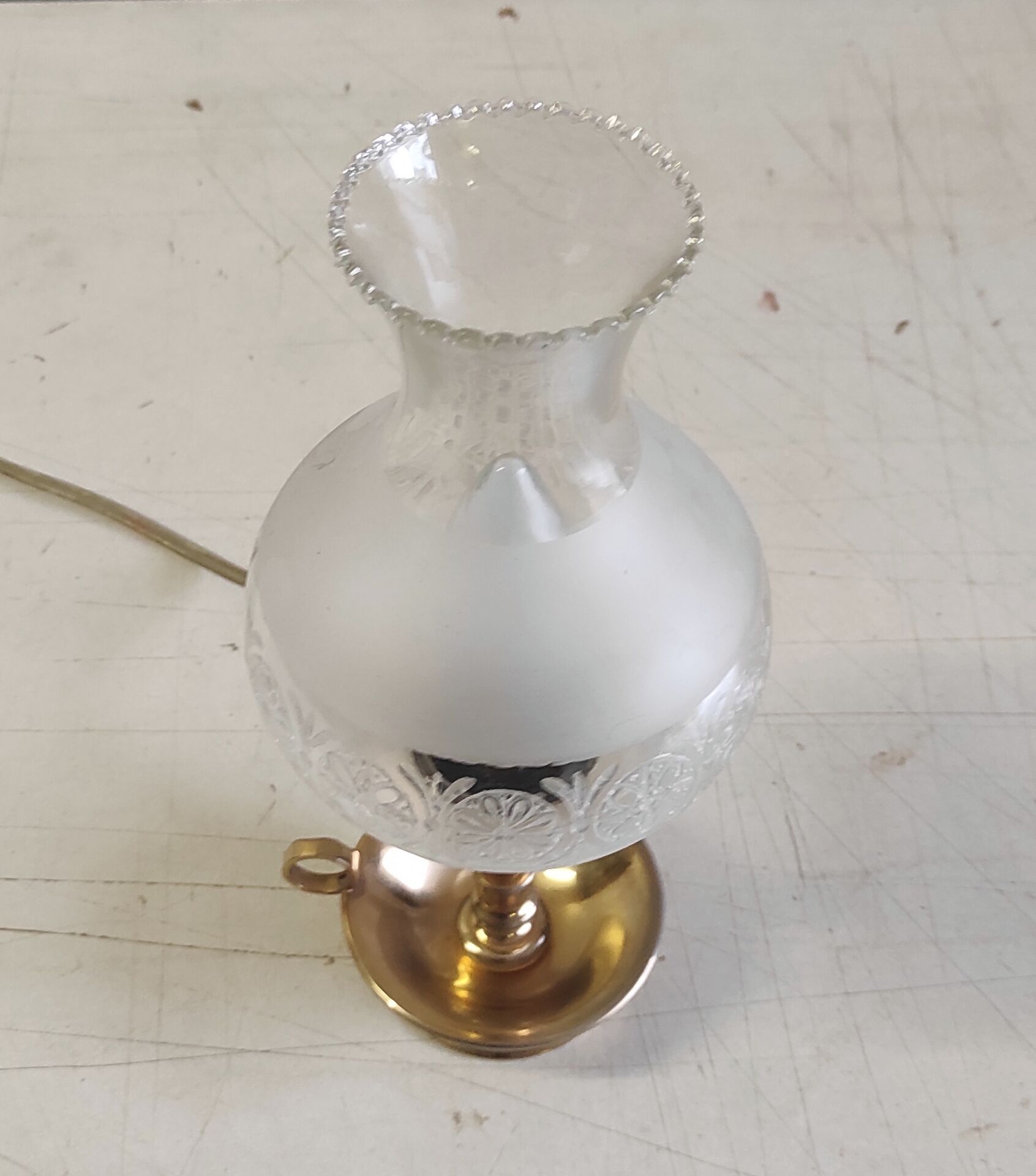 Table lamp in gilded brass and glass - mid 20th century.