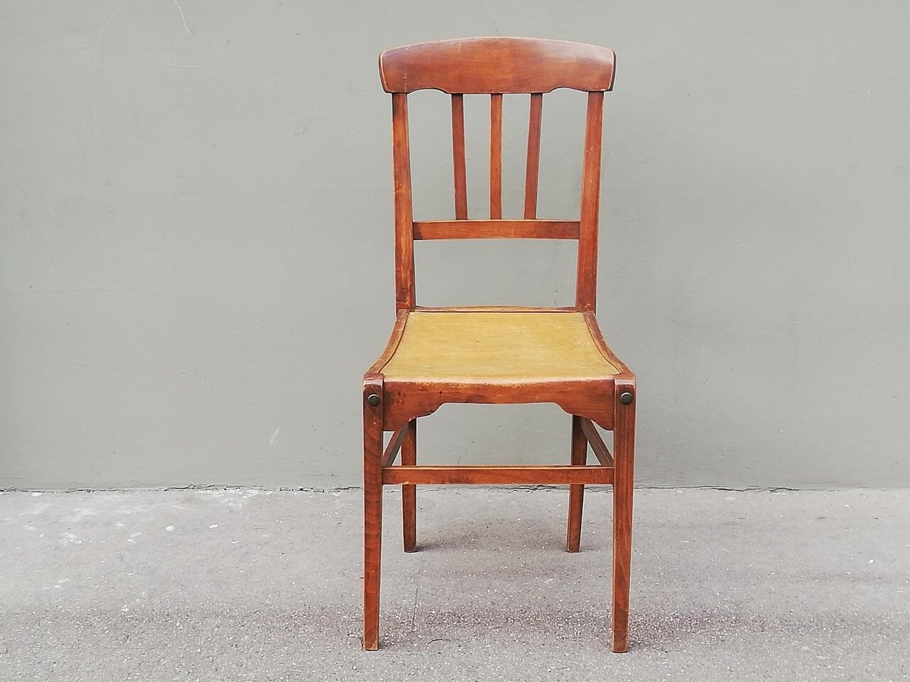 1920s chair from the French manufacturer "STELLA"