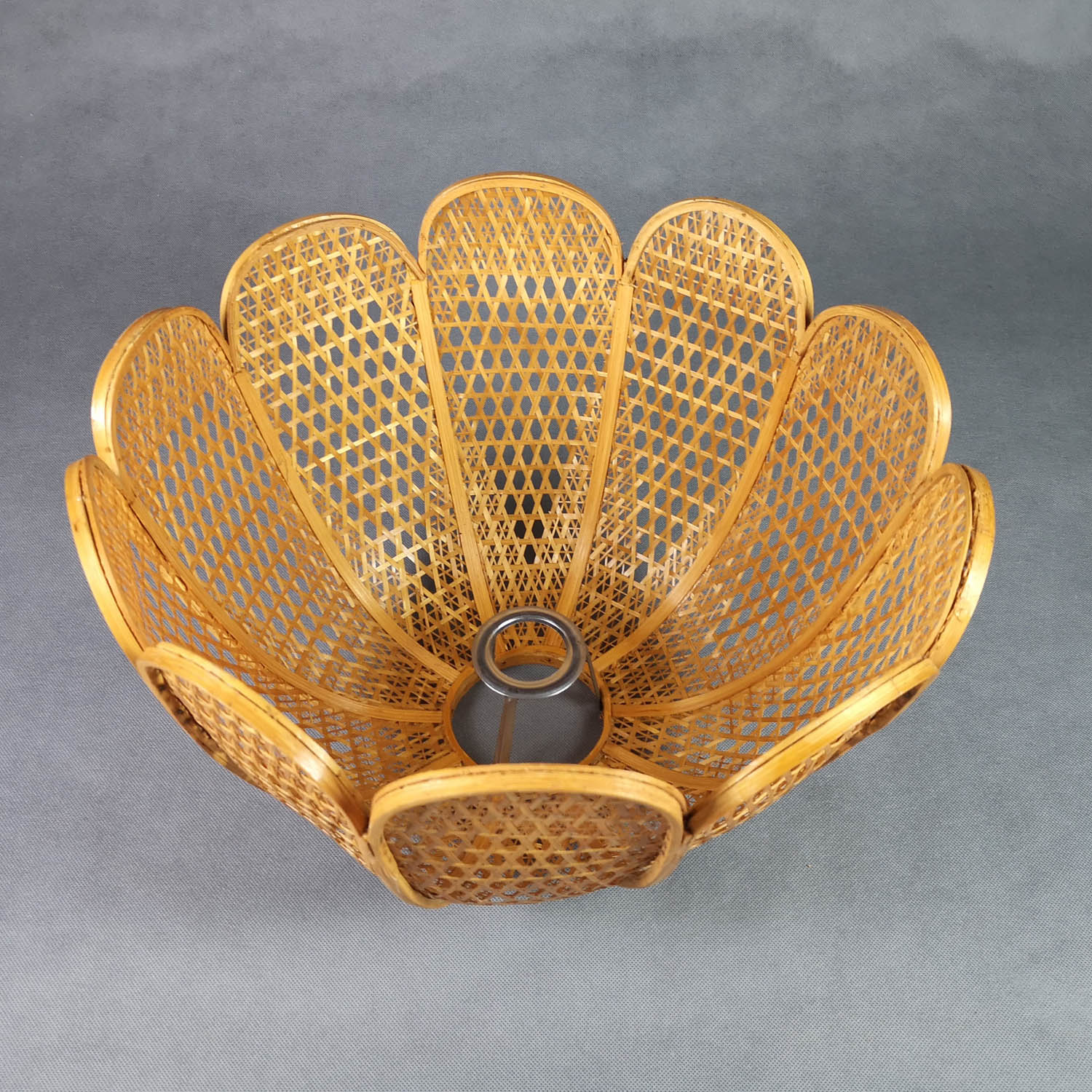 Flower suspension in braided rattan and vintage openwork - very nice condition