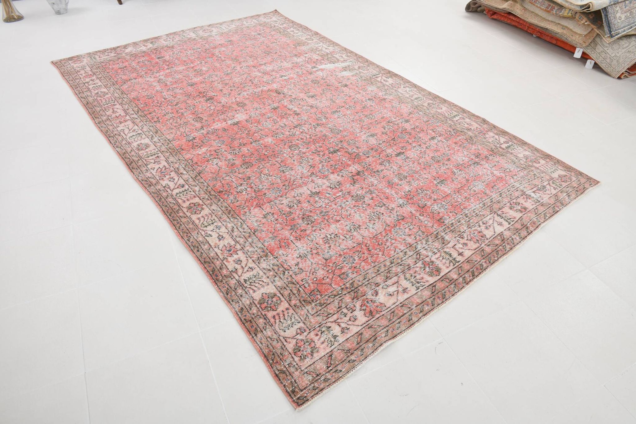 7x11 Pale Red Classic Vintage Rug, 204x335Cm