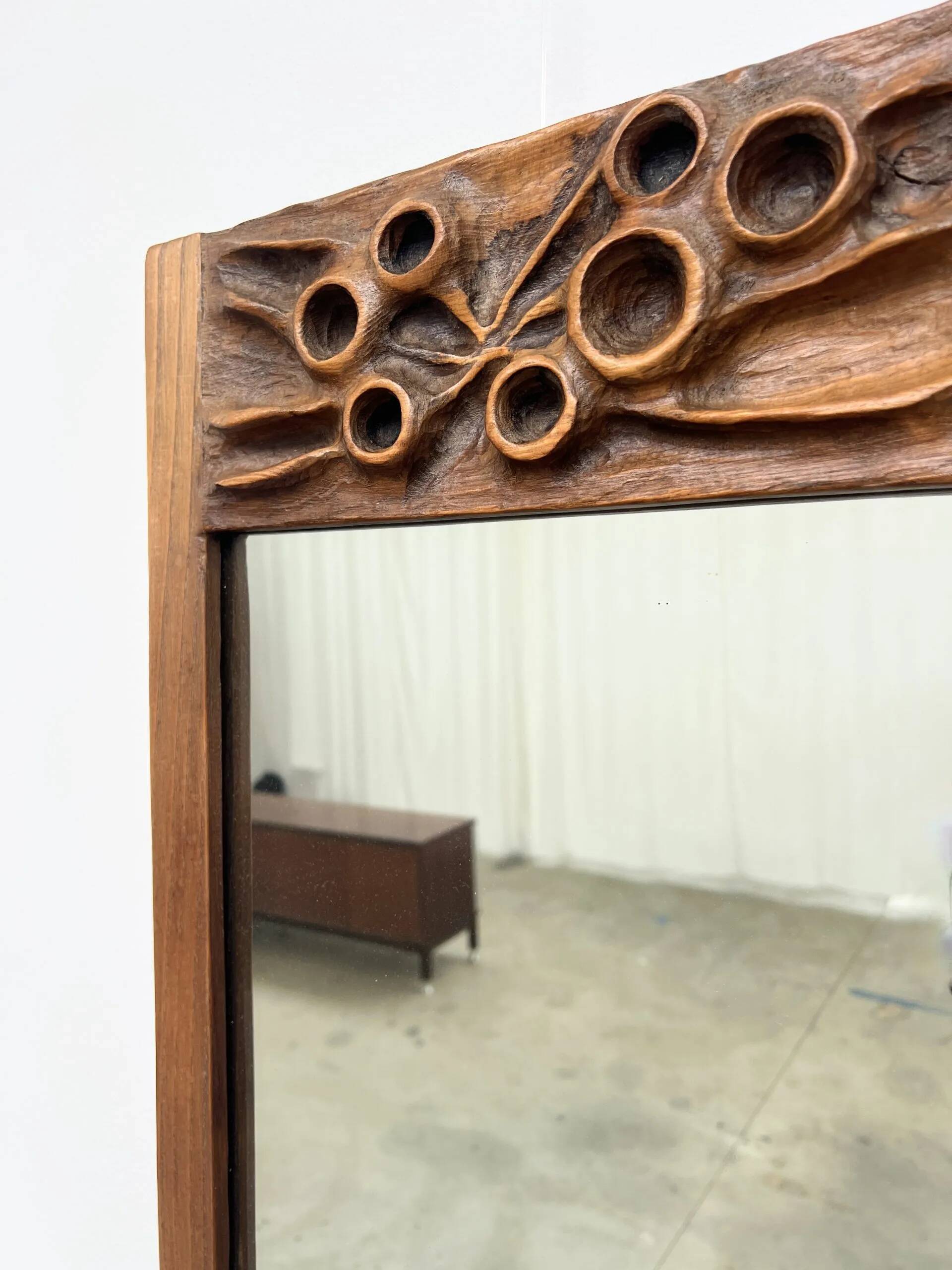 Vestiaire brutaliste années 50