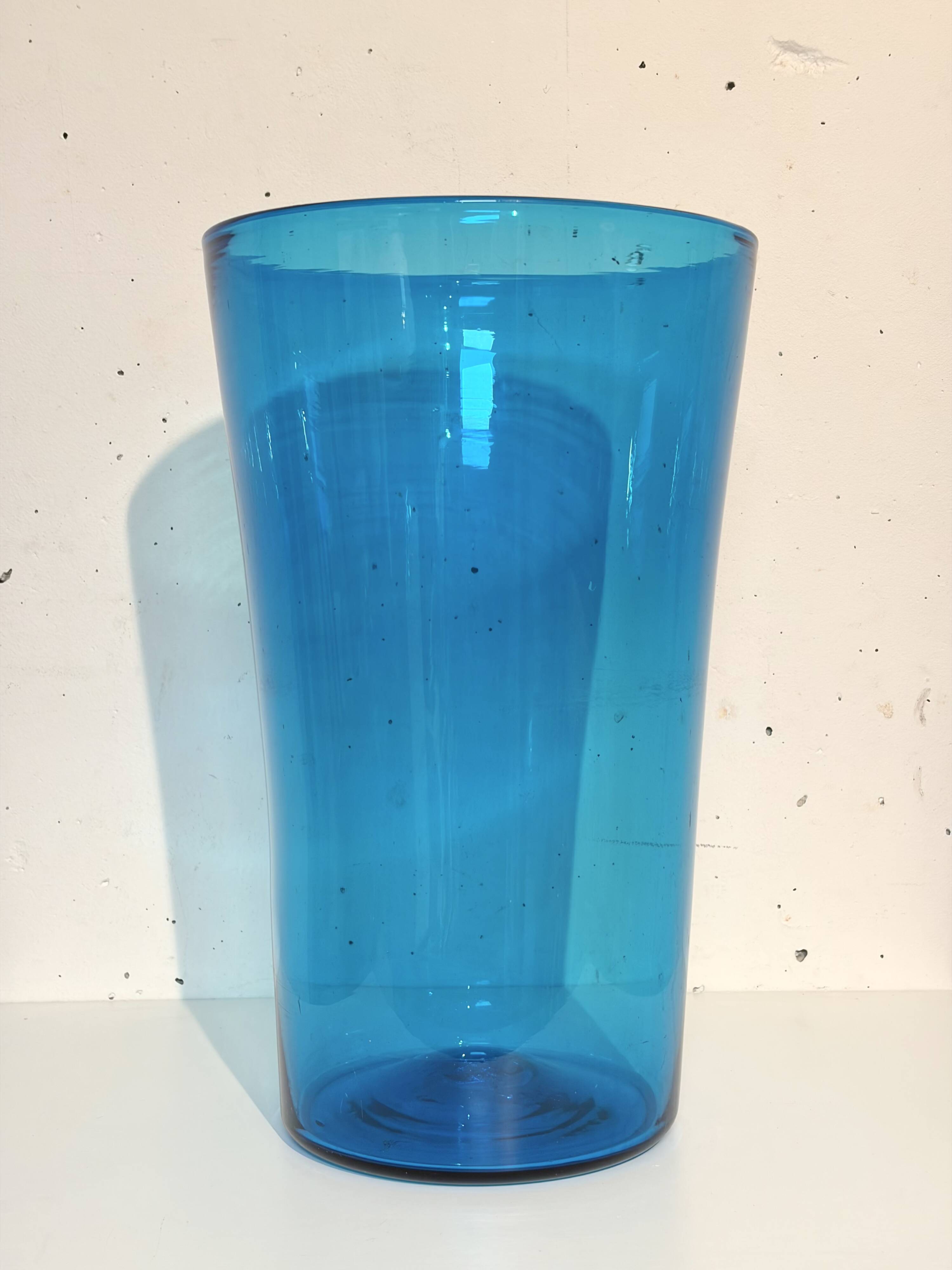 Grand Vase en verre soufflé bleu Empoli