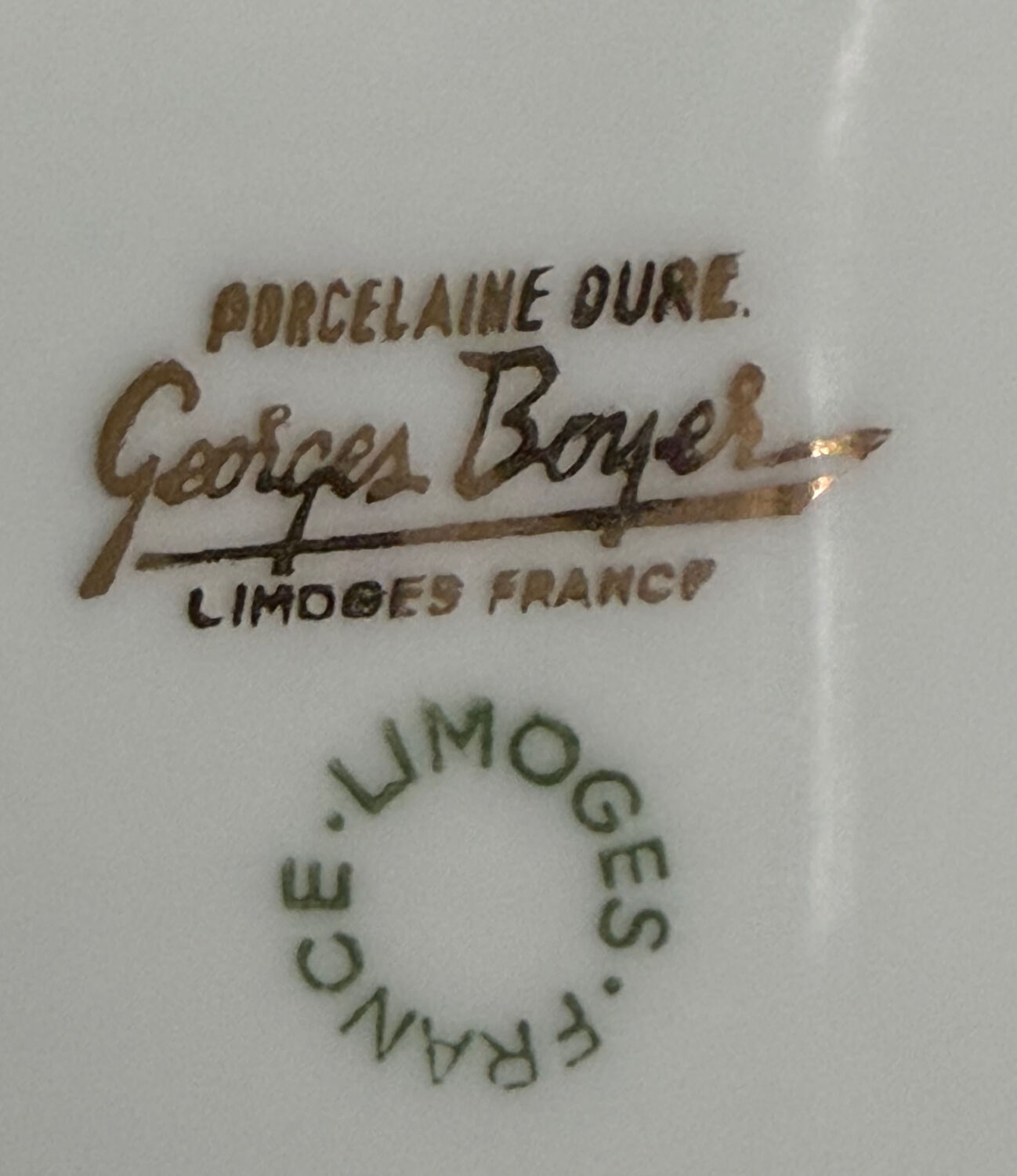 2 small oval dishes in white porcelain