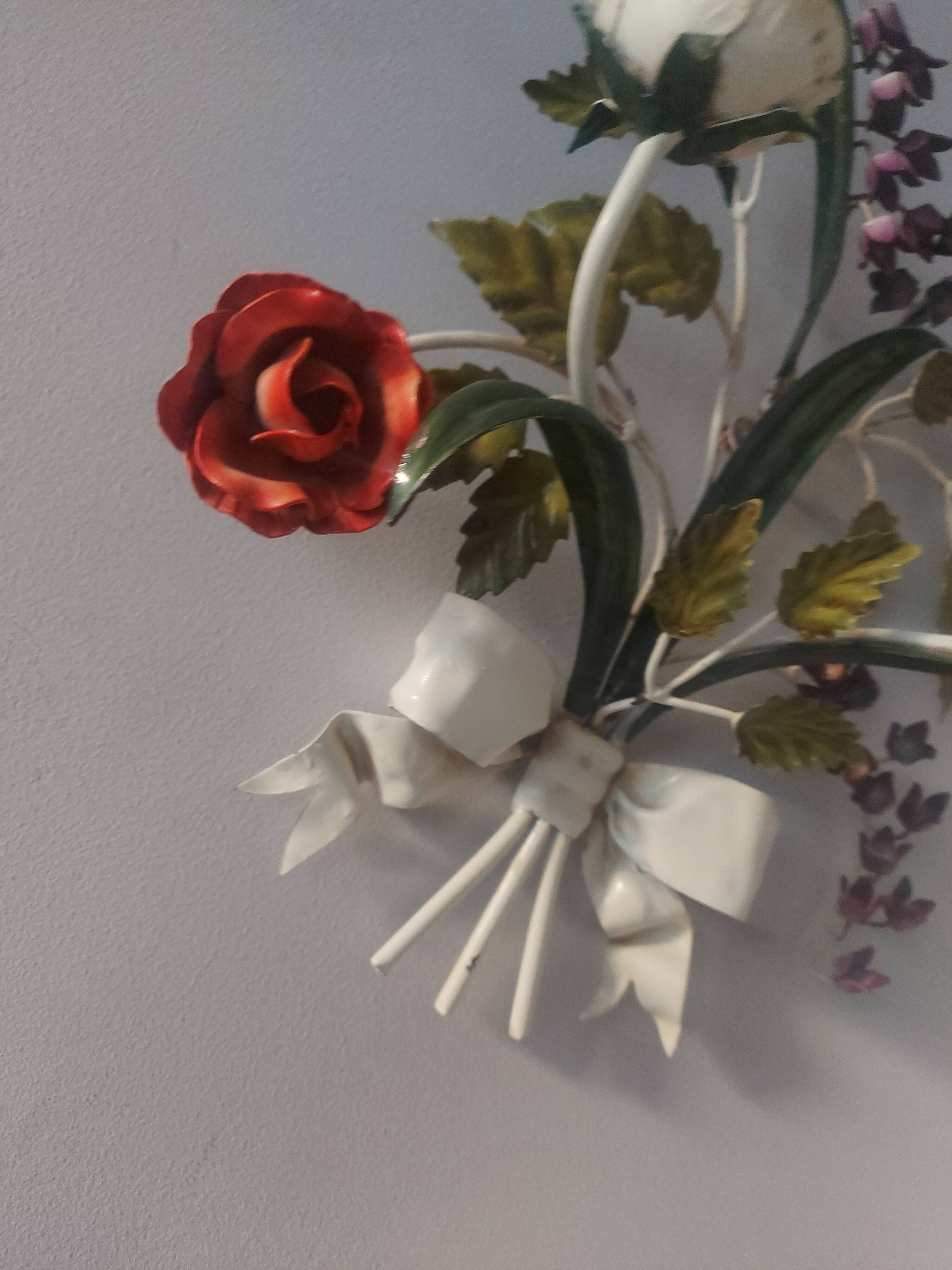 Bougeoir vintage mural décor de fleurs  en métal polychrome