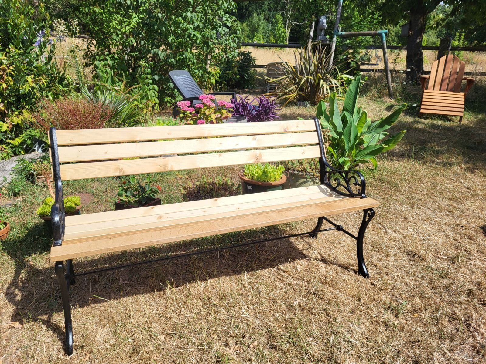 Old "Jardins de Paris" bench in Art Nouveau style (restored)