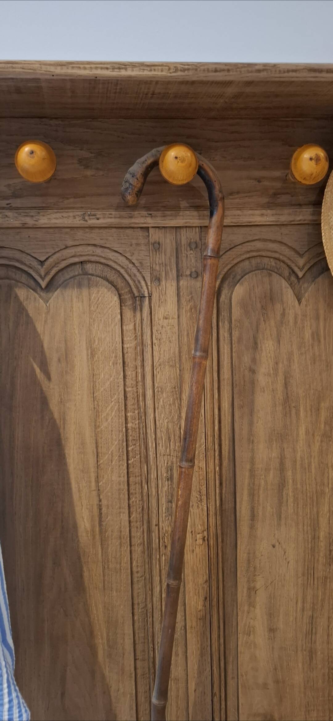 Portemanteau et parapluie ancien, rénové