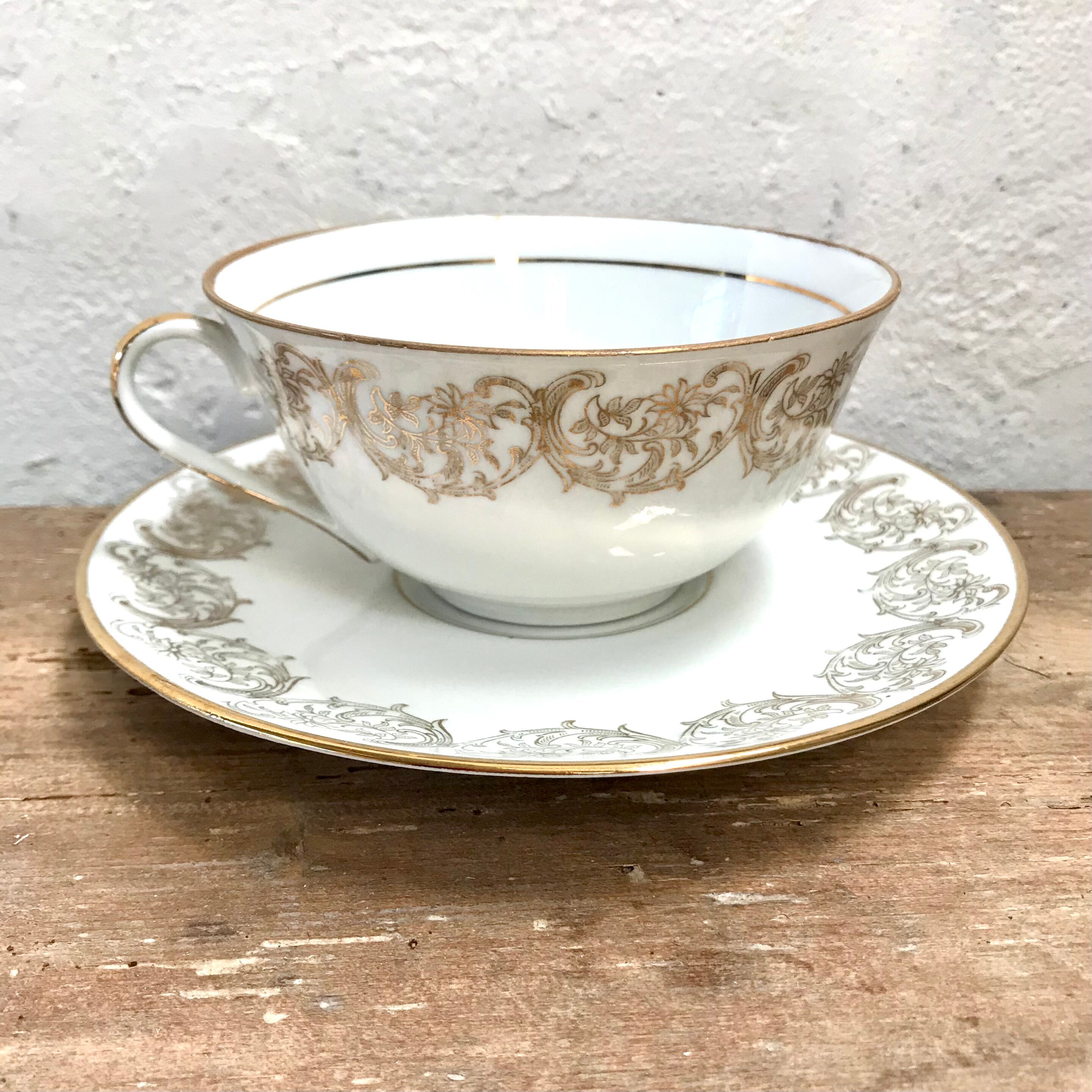 Pair of fine porcelain tea cups