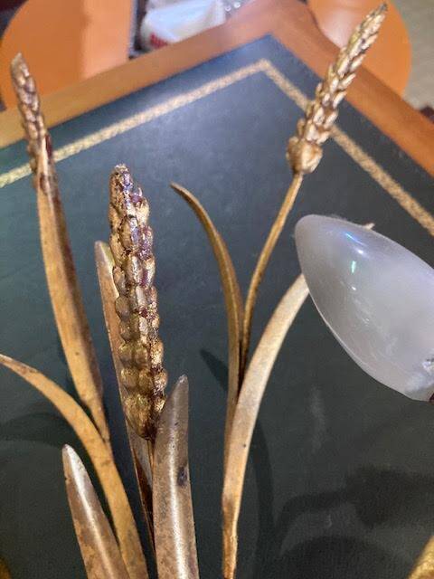 Ear of wheat wall light