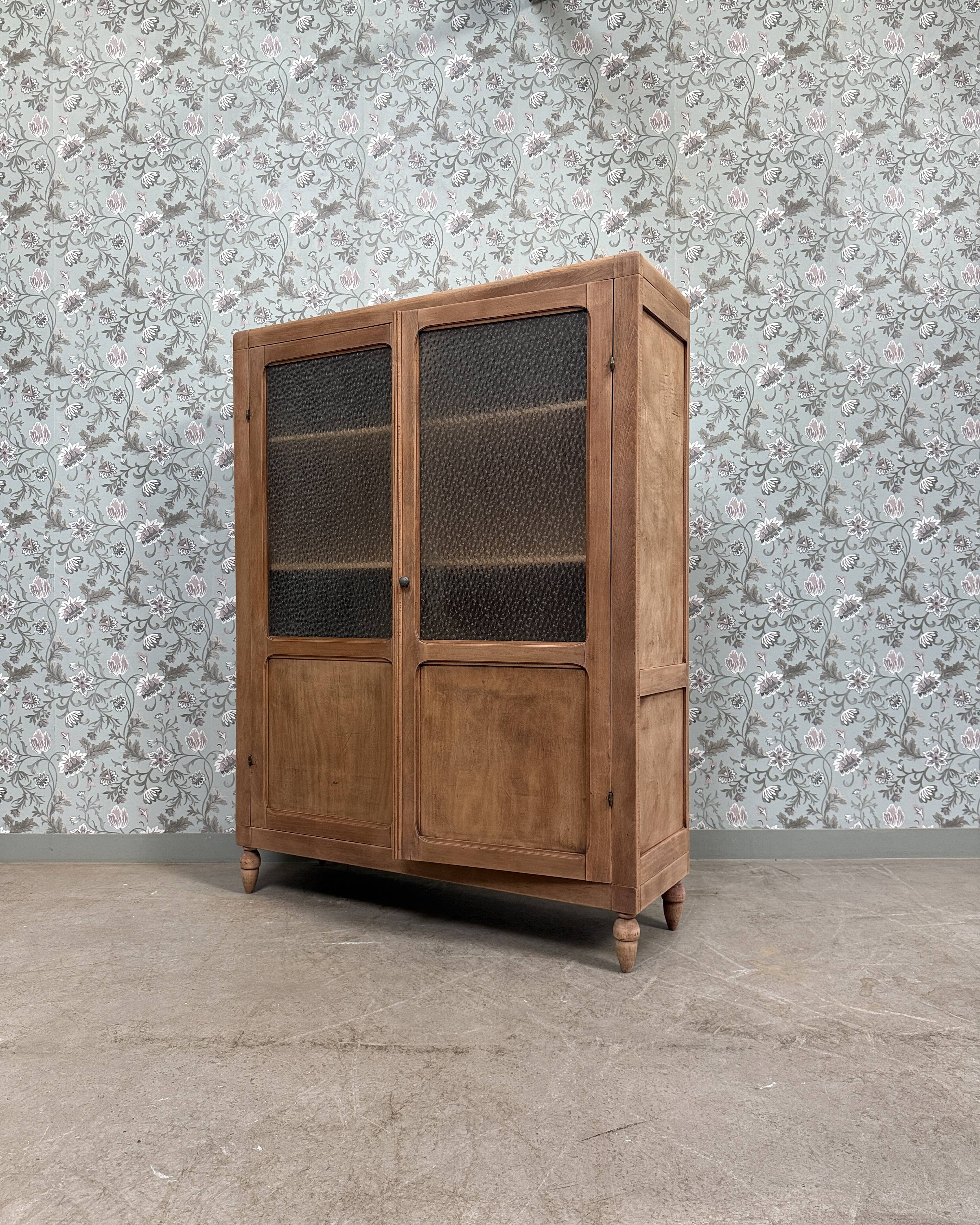 Armoire vitrée vintage (rénovée)