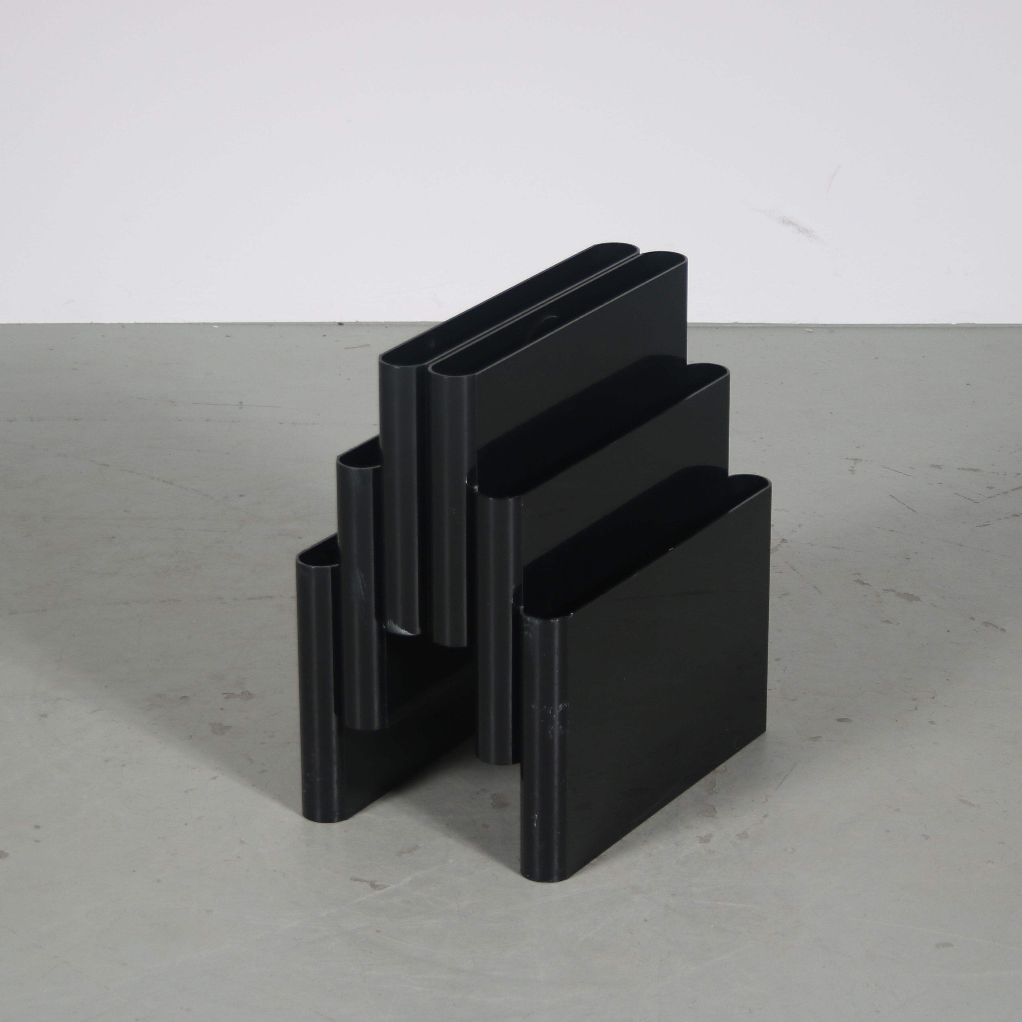 1960s Magazine rack by Giotto Stoppino for Kartell, Italy