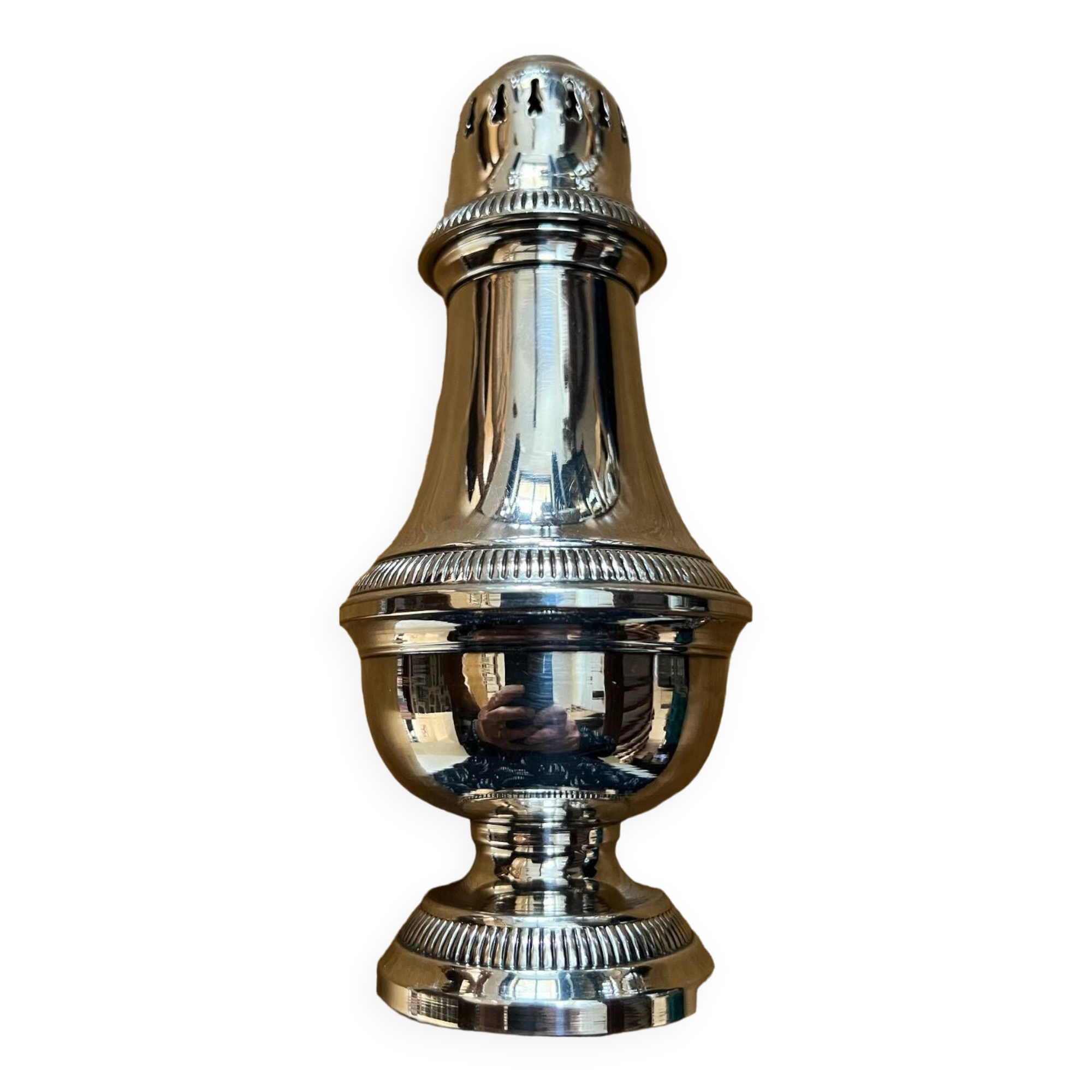 Baluster-shaped sprinkler with gadroons in silver-plated metal with 2 punches
