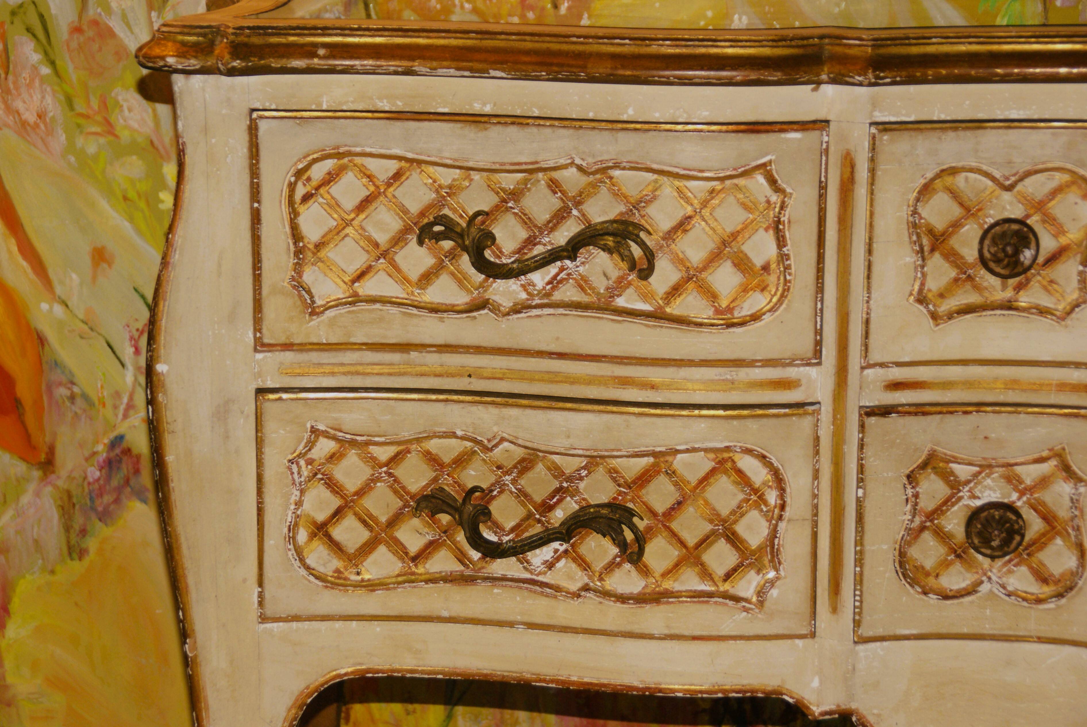 Commode 1900 galbée de style Louis xv
