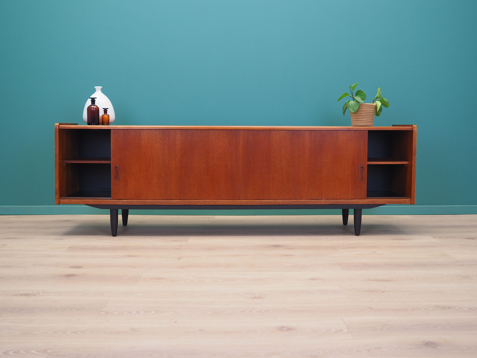 Teak sideboard, danish design, 1960s, manufacturer: Denmark