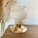 Lampe à poser vintage avec globe blanc et base en laiton ancien - Éclairage élégant avec fil doré tressé