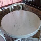 Round table & 3 chairs