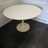 Tulip-shaped table from the 60s, Grosfillex