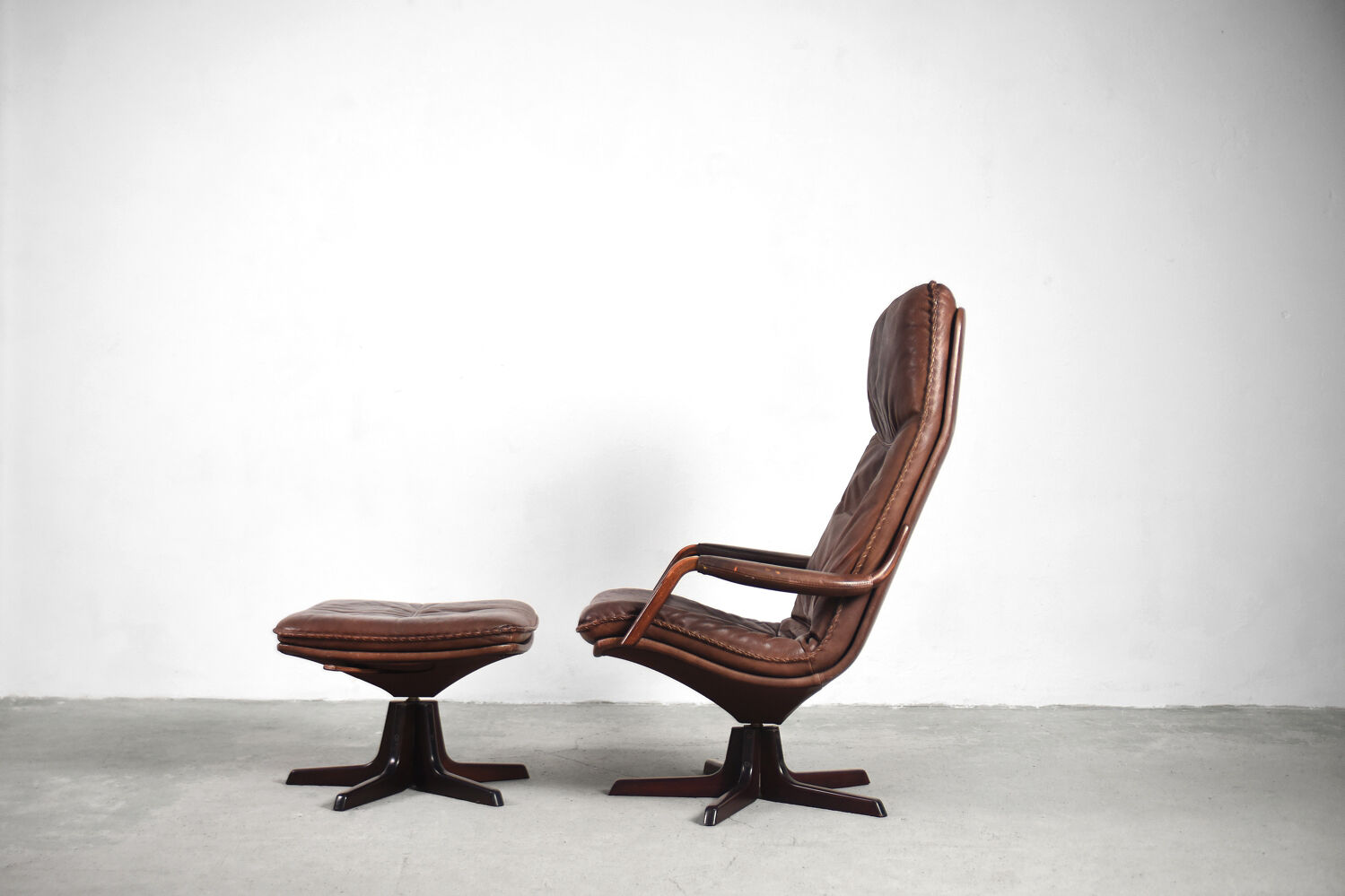 Fauteuil et pouf réglables en cuir patiné danois par Berg Furniture, années 1970