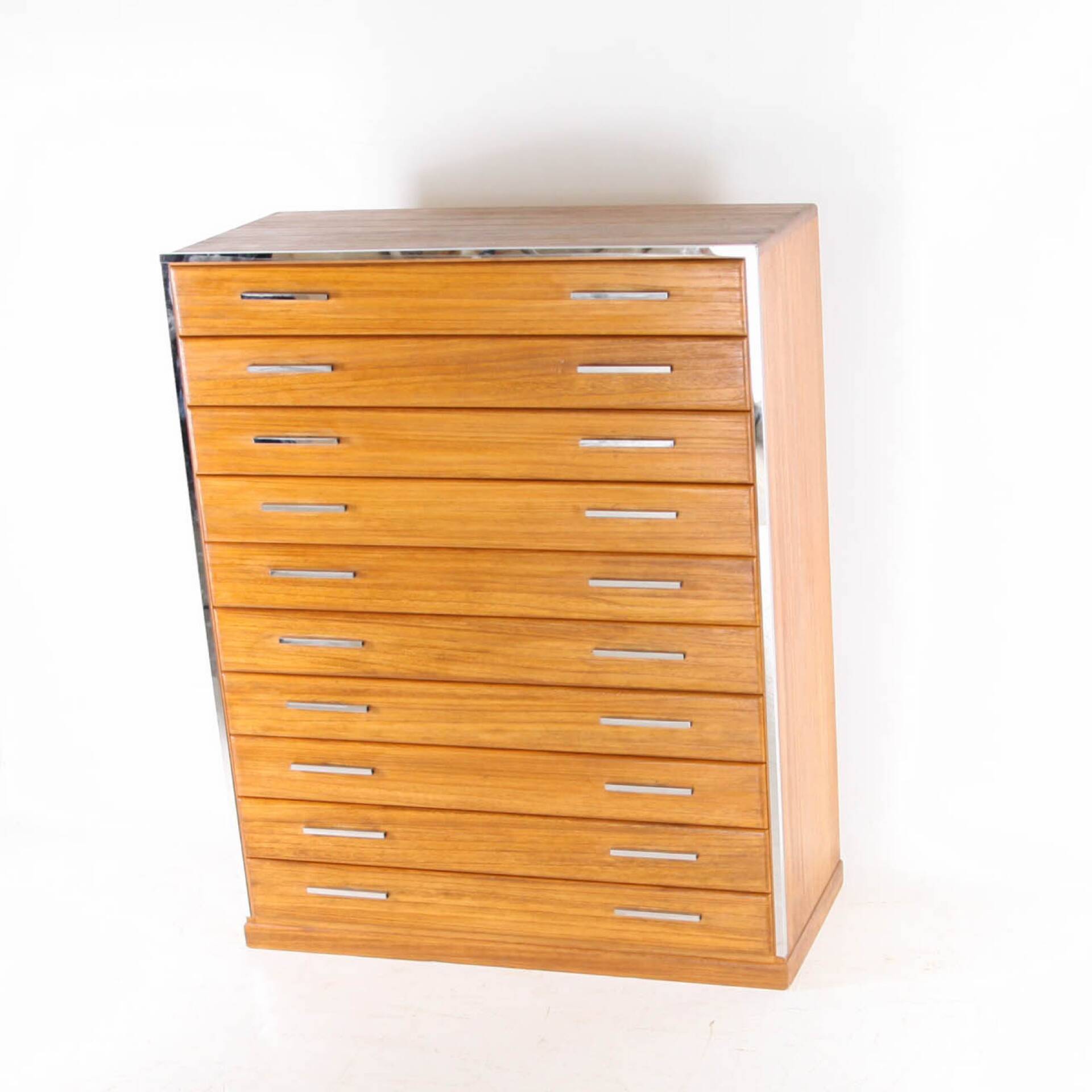 Japanese high commode