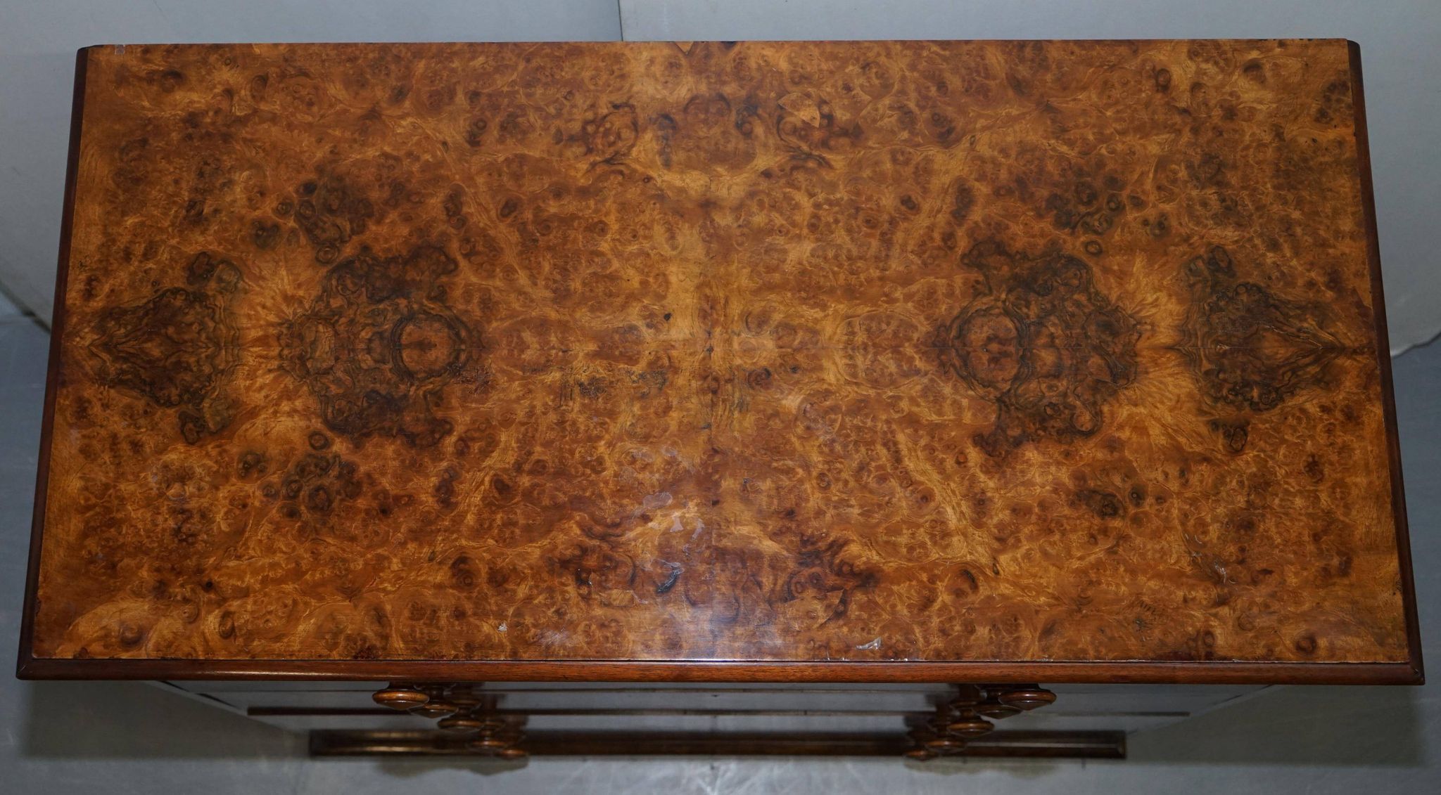 Commode militaire Howard & Son 1881 par Sir C Pigott