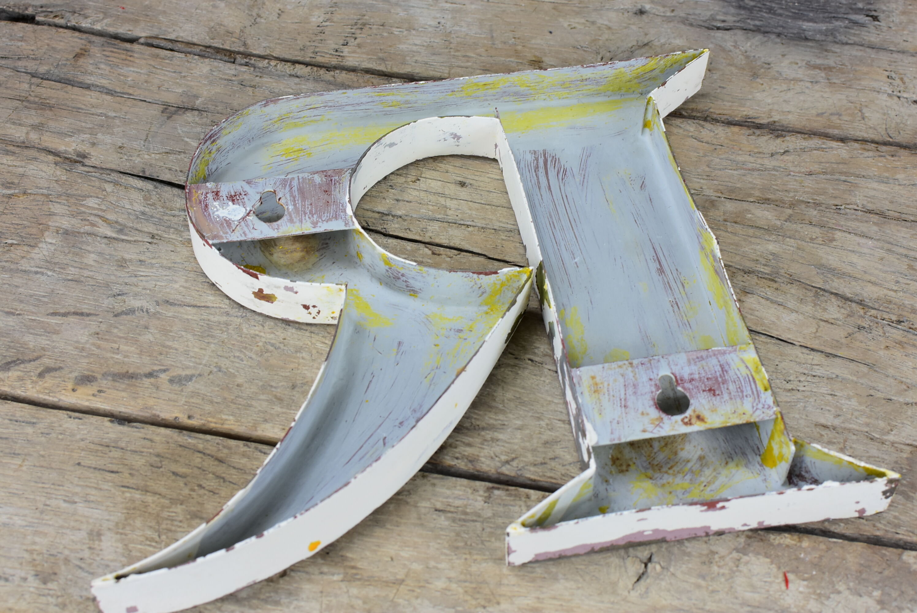 Lettre zinc blanche "r"