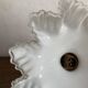 Ancien plafonnier opaline dentelée