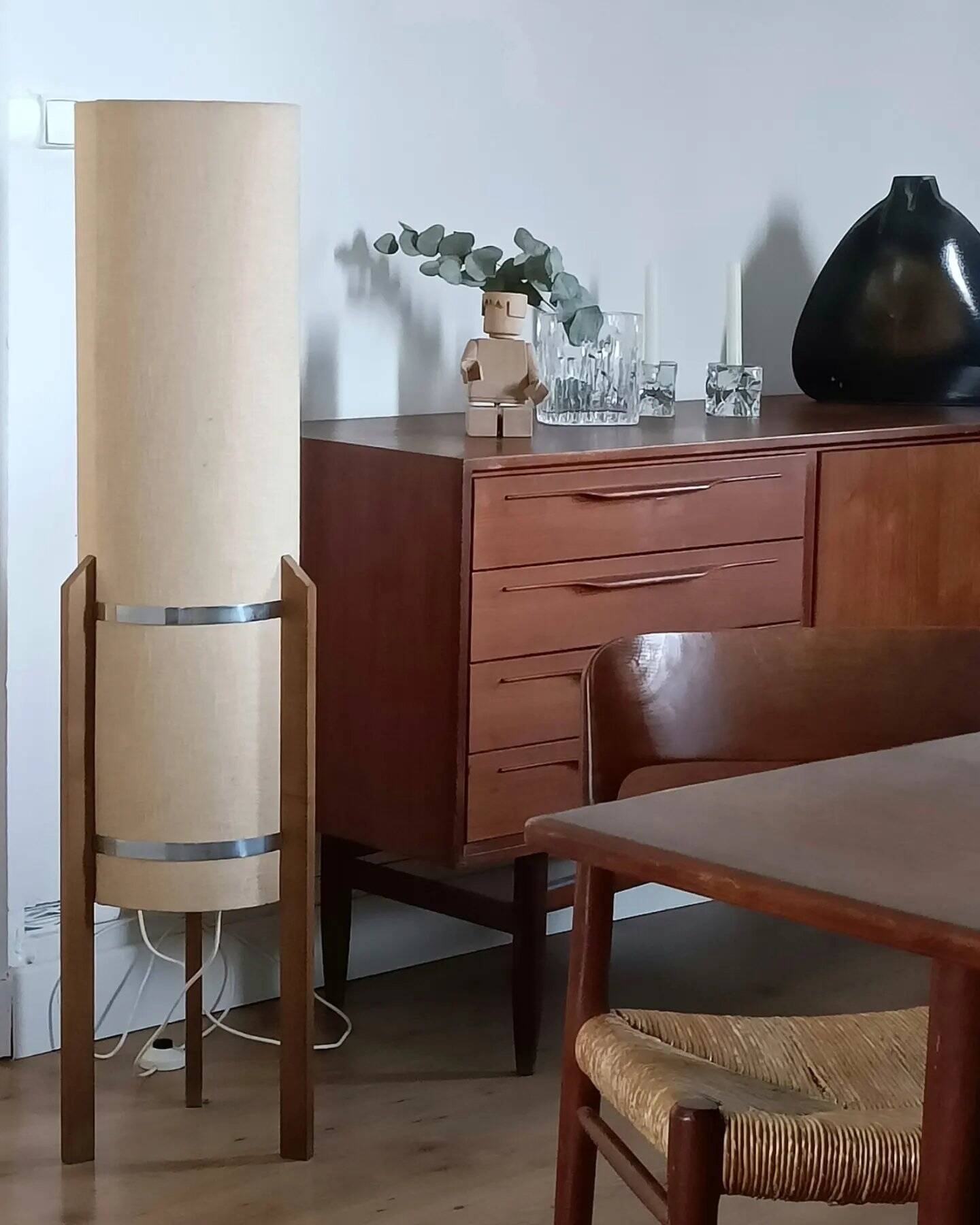Rocket floor lamp