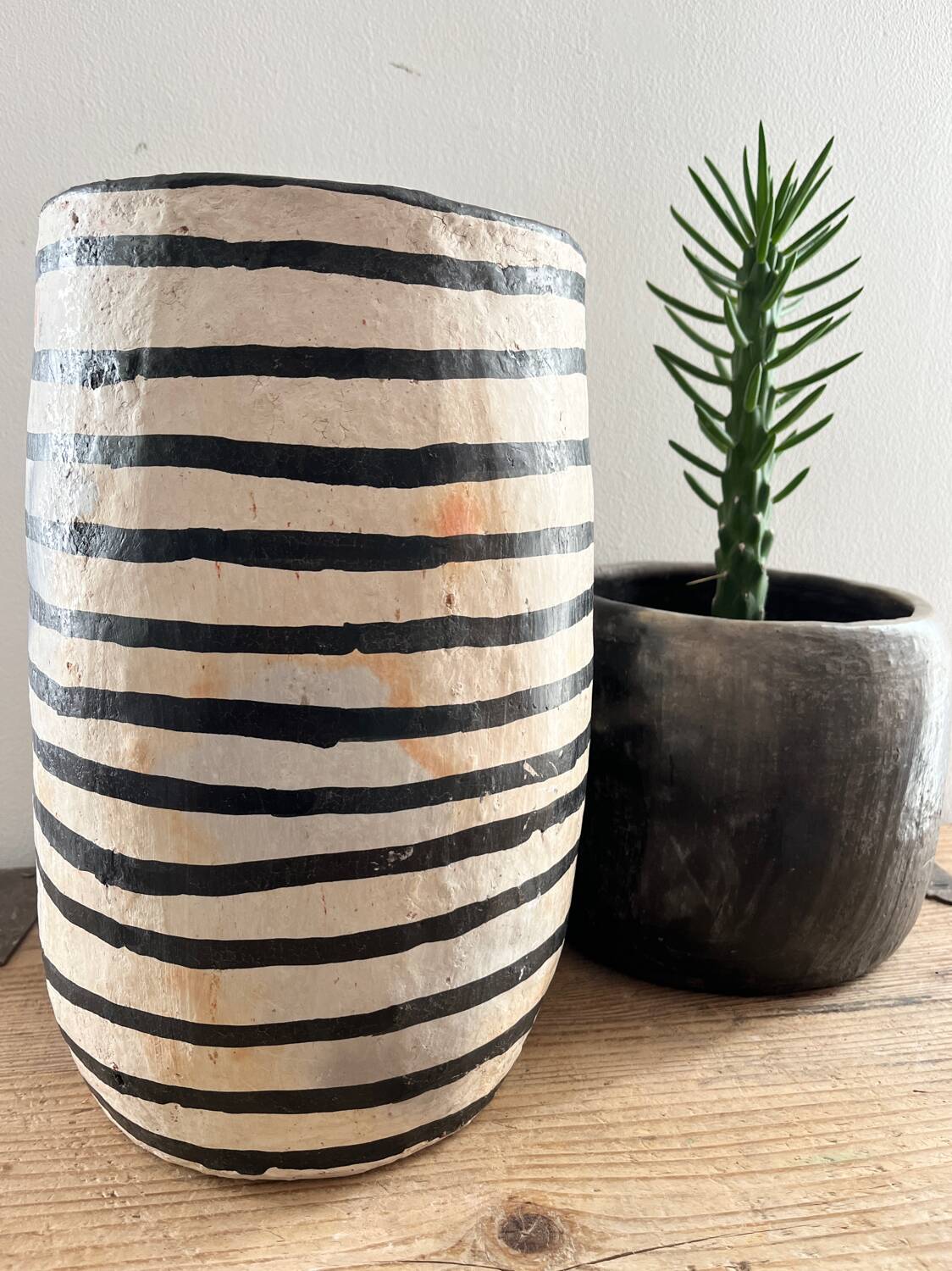 Sejnane terracotta vase