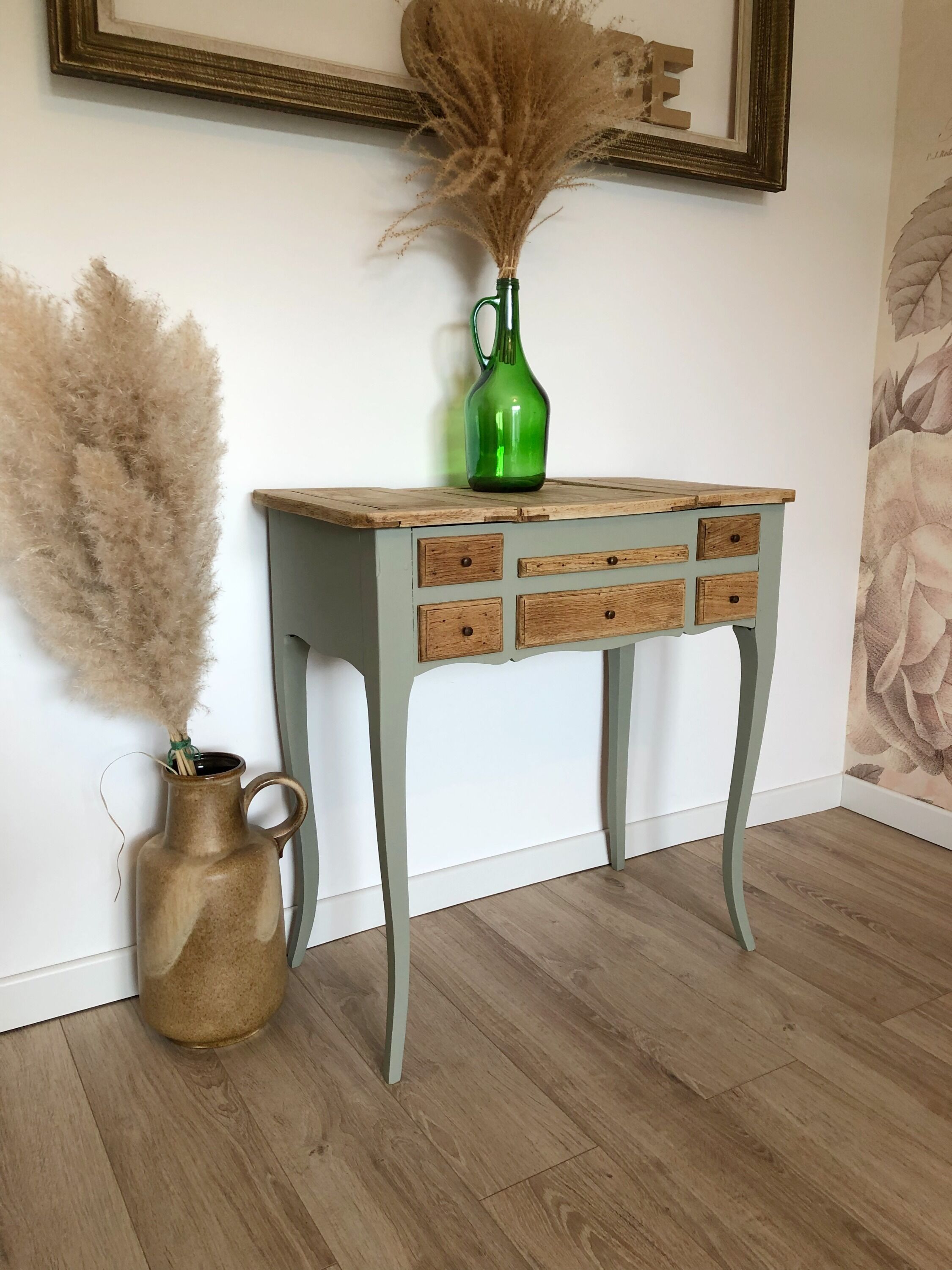 Vintage dressing table "romantic" style