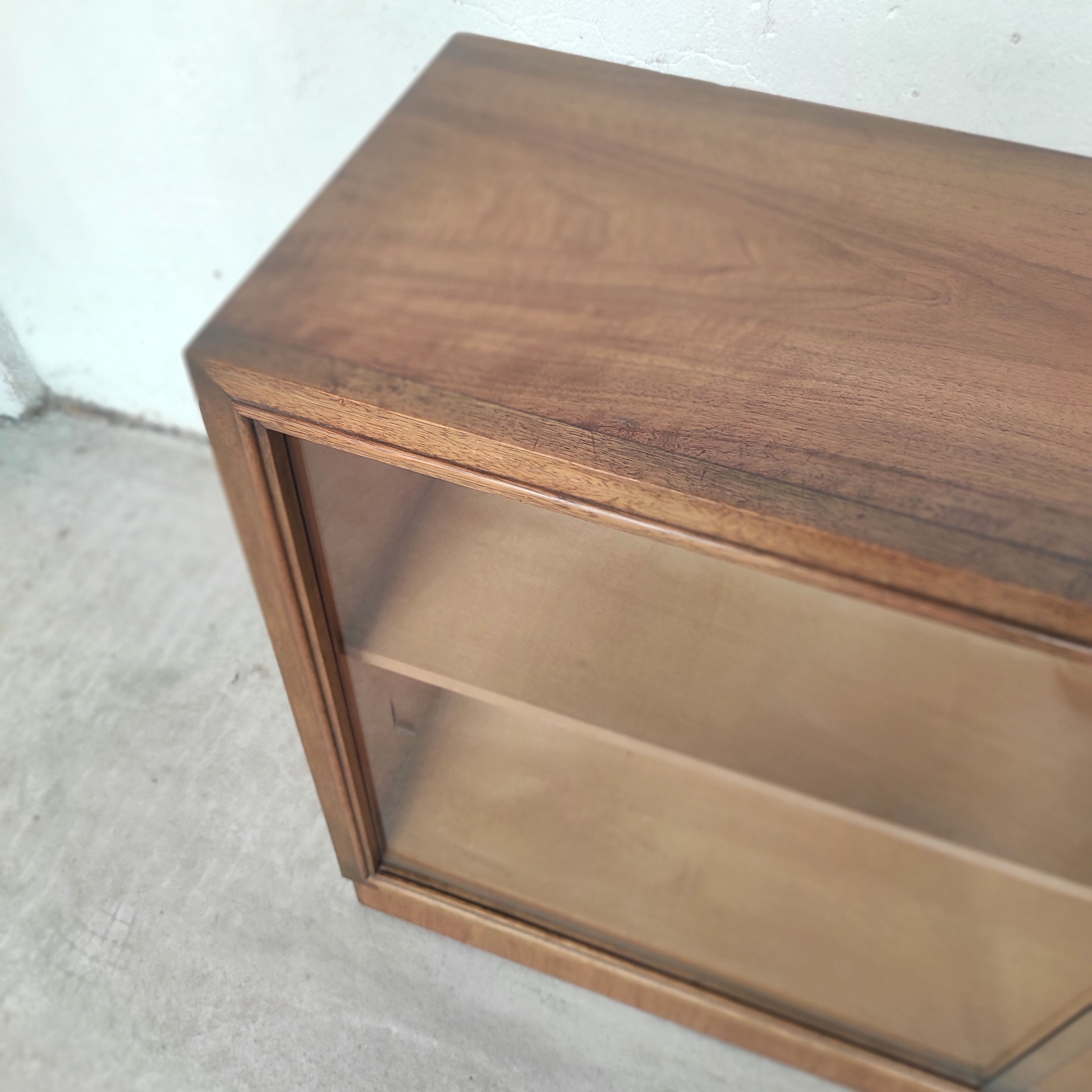 Showcase sideboard 2 doors, 1960