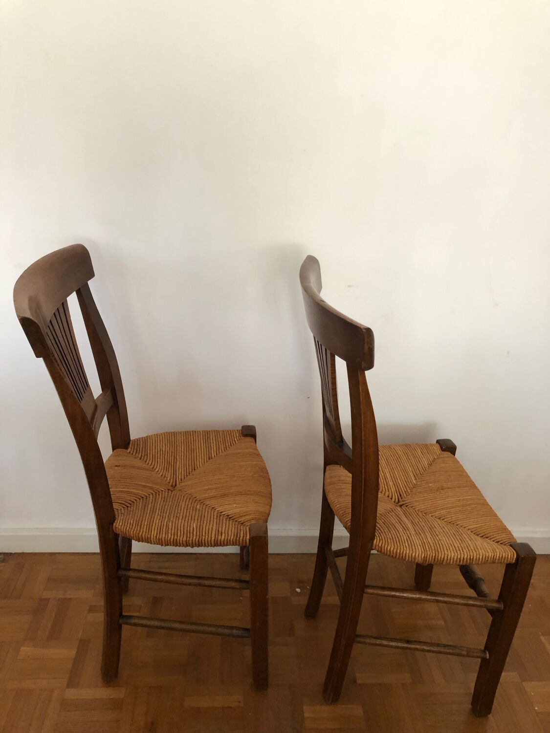 Pair of rustic mulched chairs