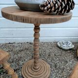 Peestal table and 2 tripod stools