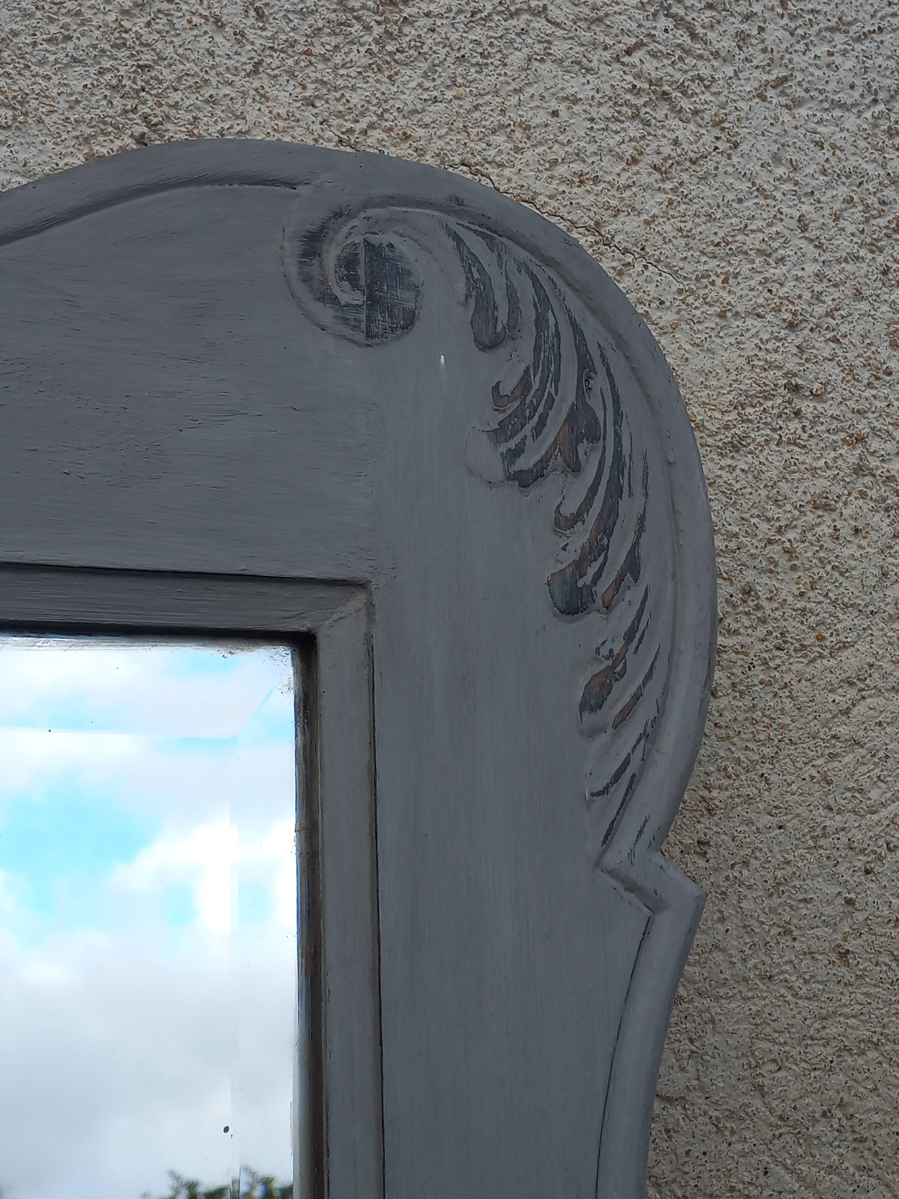 Antique Louis XV style mirror in solid oak with grey patina, 131cm.