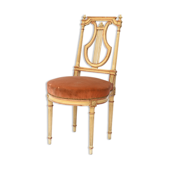 Chaise à dossier de lyre