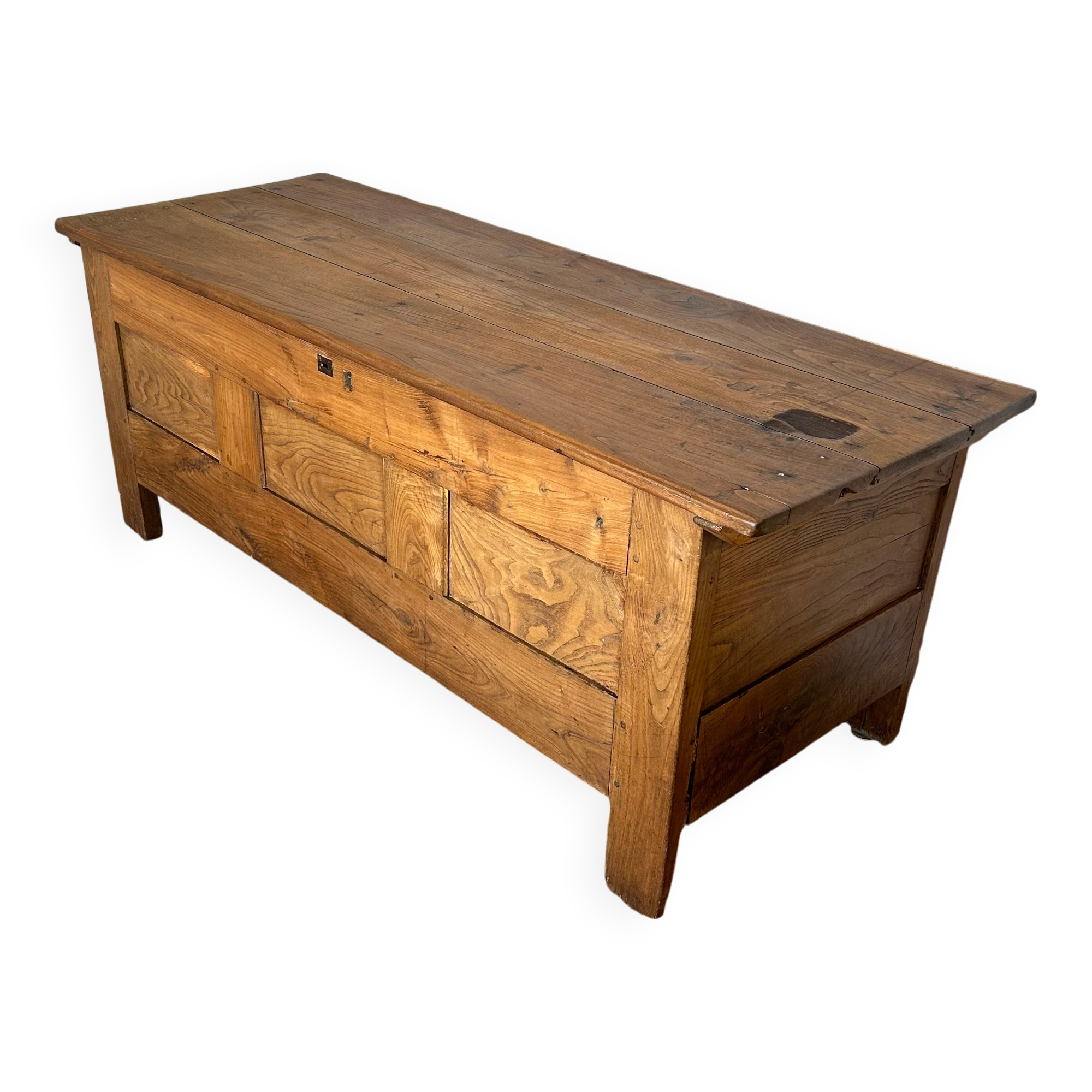 Chest in solid stripped oak