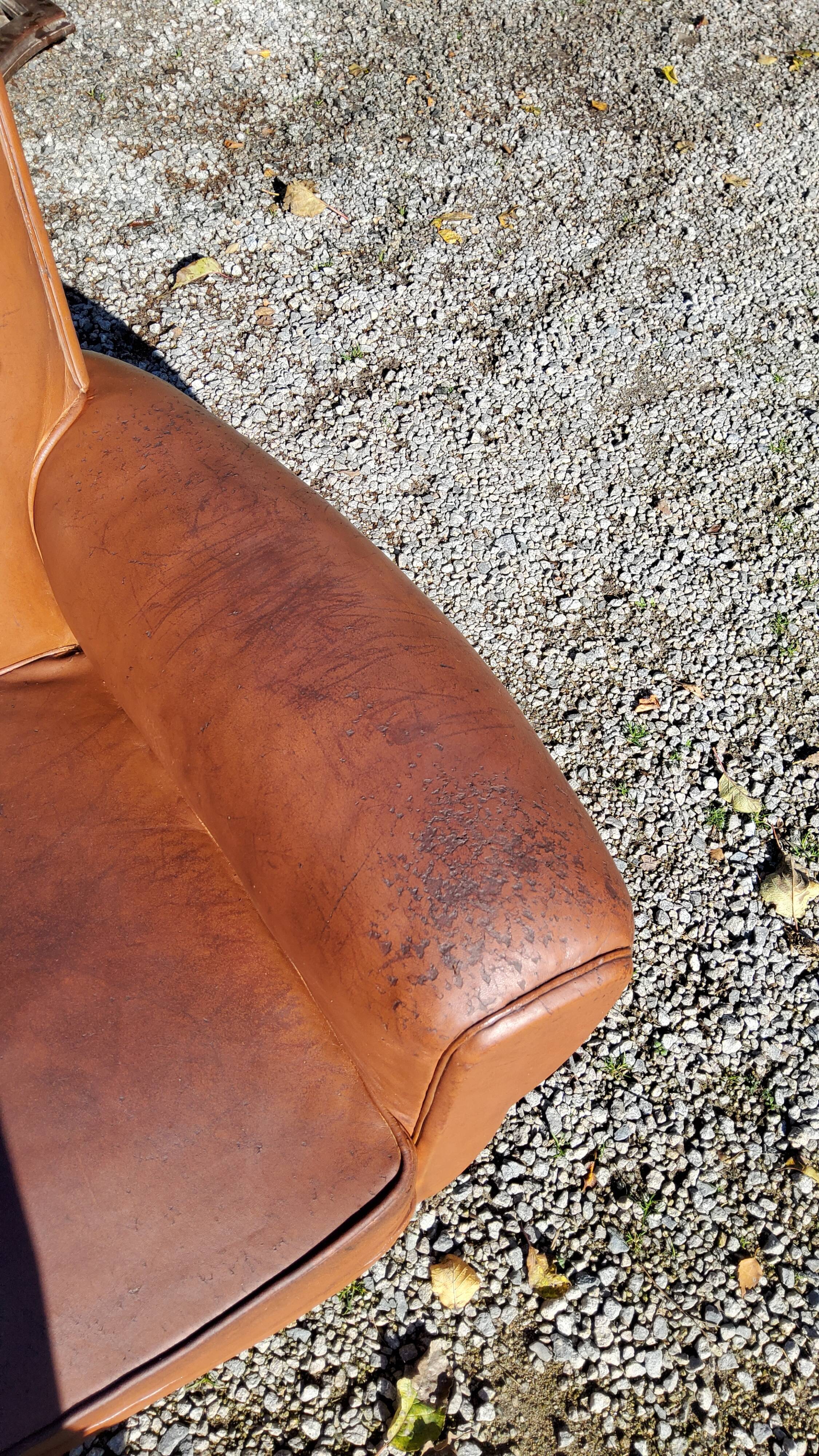 Club armchair in brown leather art deco 1930