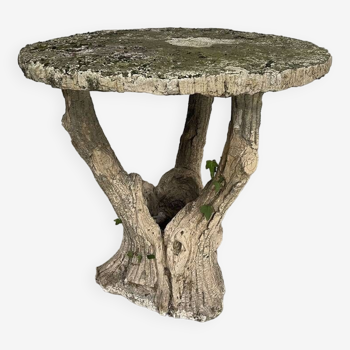 Table effet bois en béton des années 1920