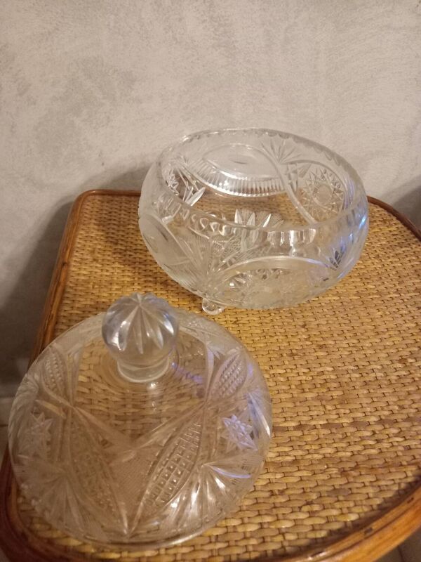 Bonbonnière en cristal ciselé