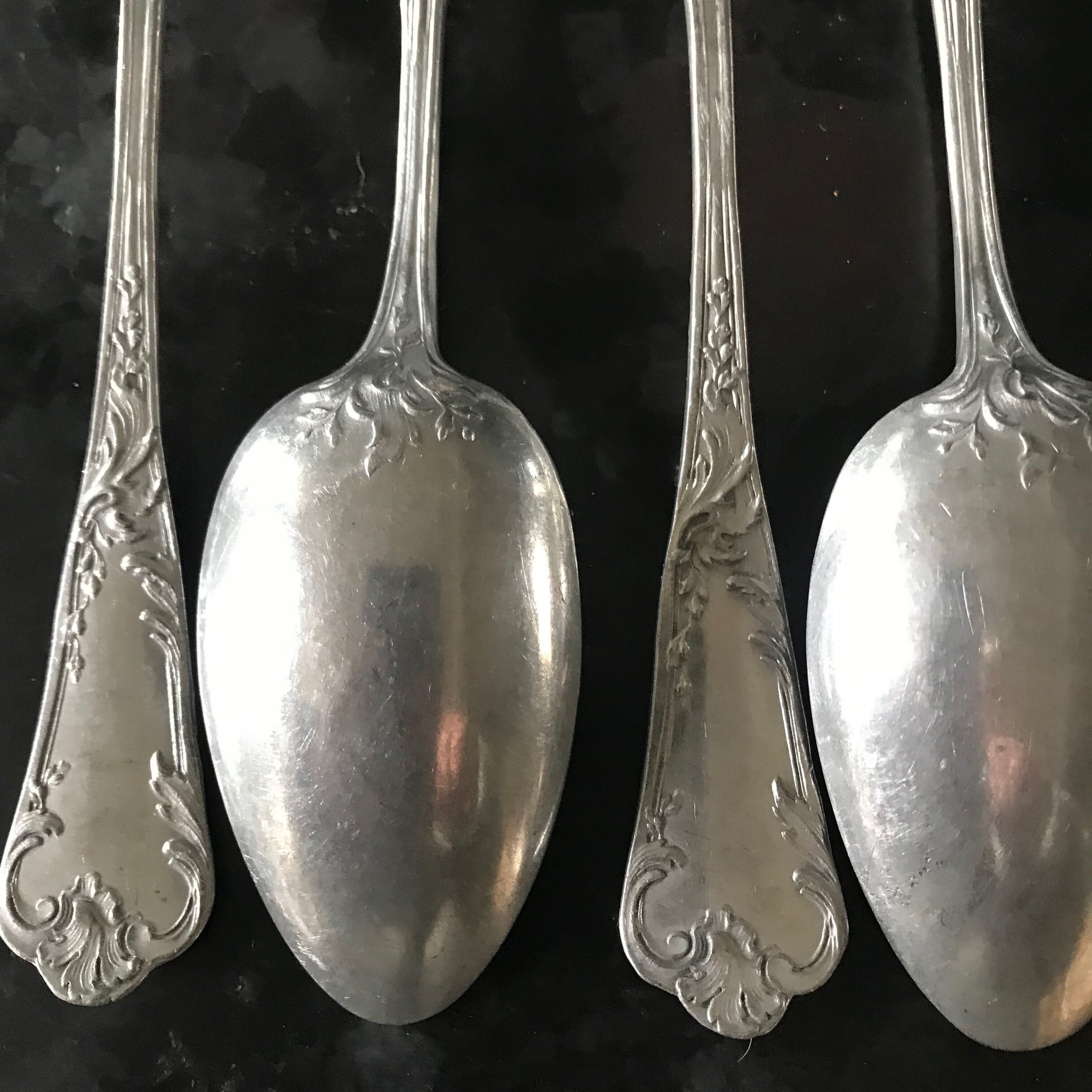 Pop-up Christmas 2022 Set of 6 cutlery in chiseled metal dating from the early twentieth century
