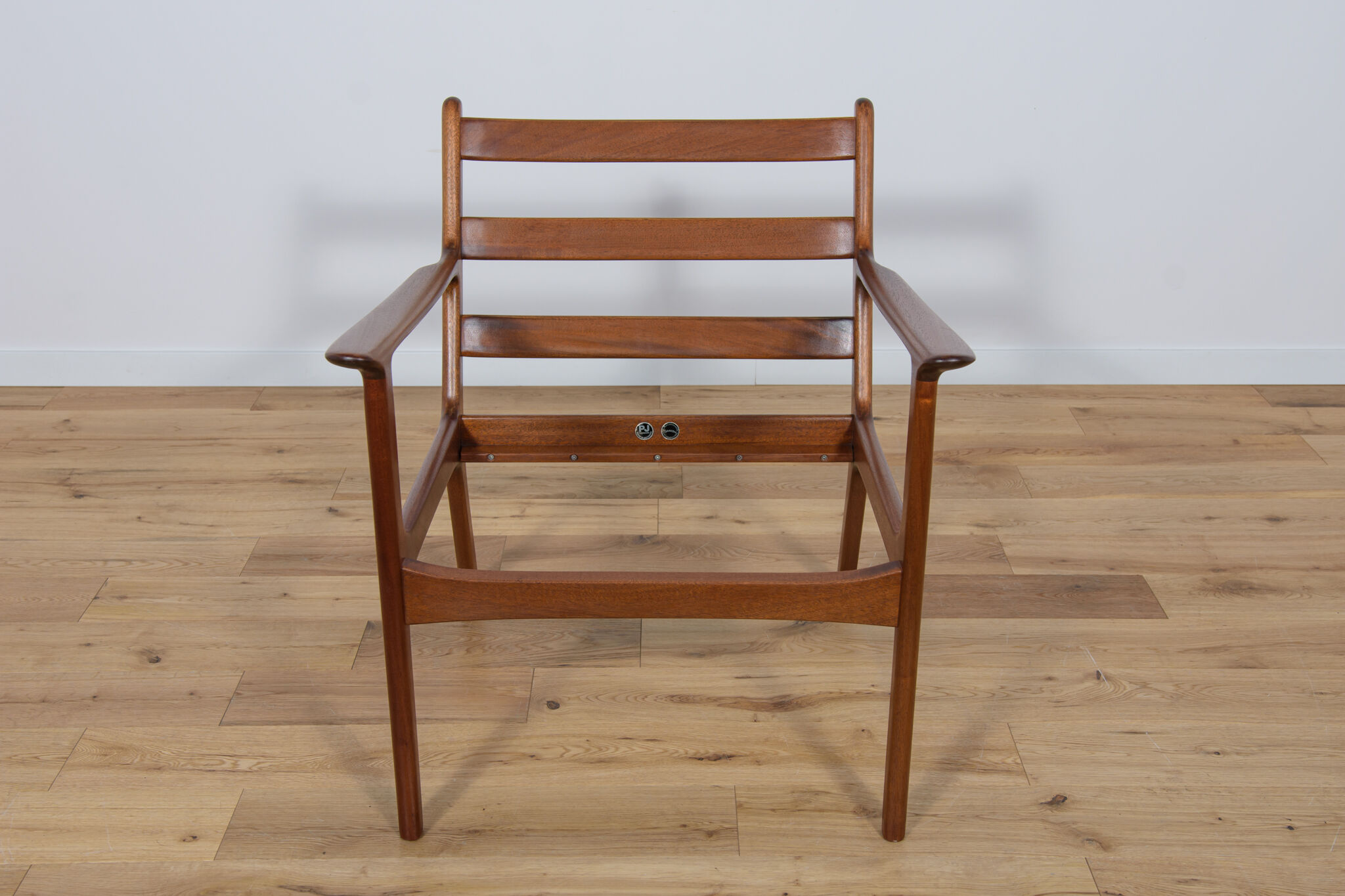 PJ112 Lounge Chairs by Ole Wanscher for Poul Jeppesens, 1960s, Set of 2