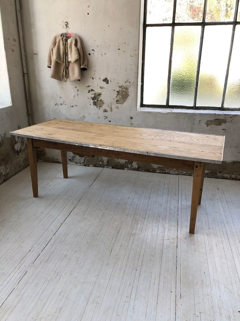 Old farm table with 225 cm extension cords