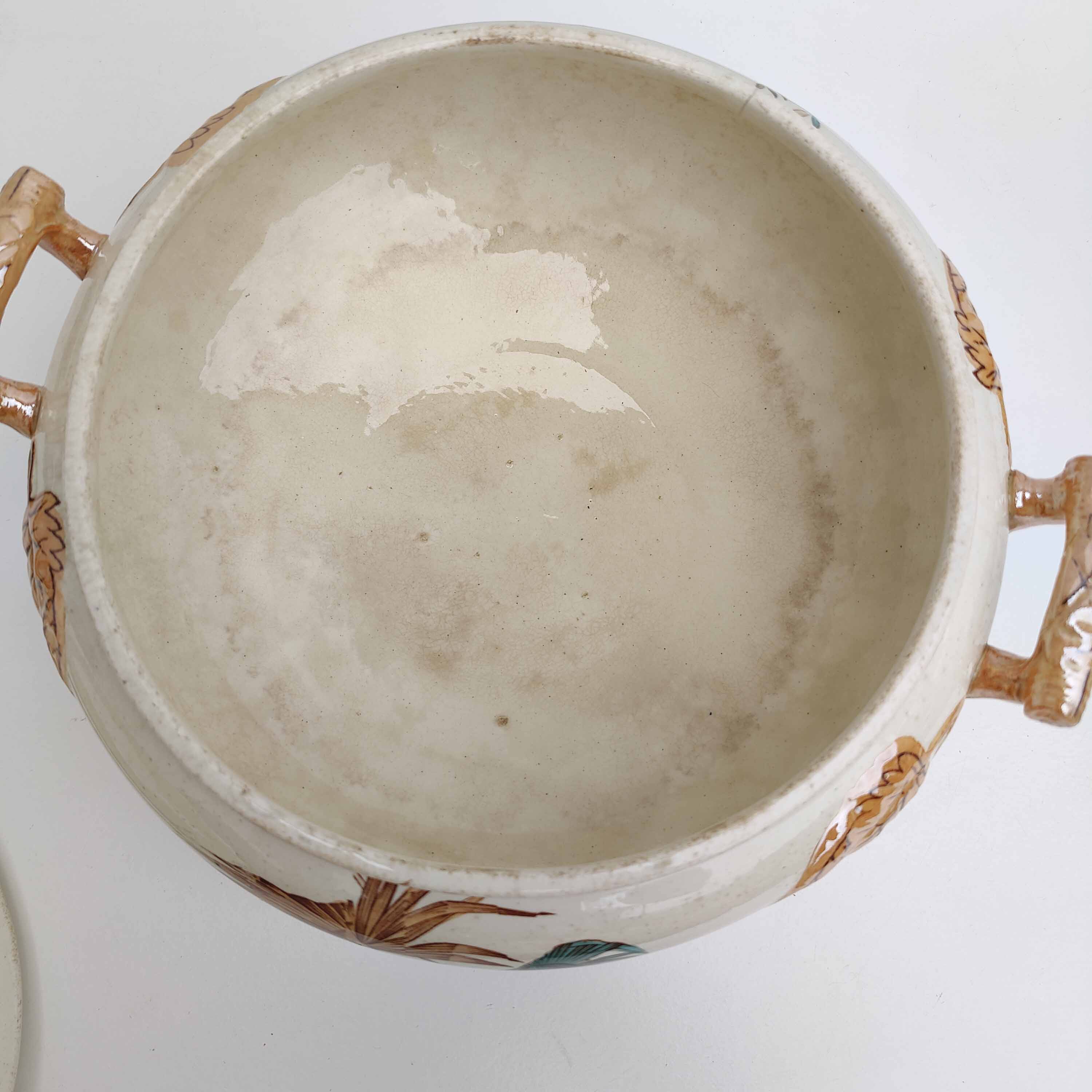 Porcelain soup tureen with heron and bamboo decor