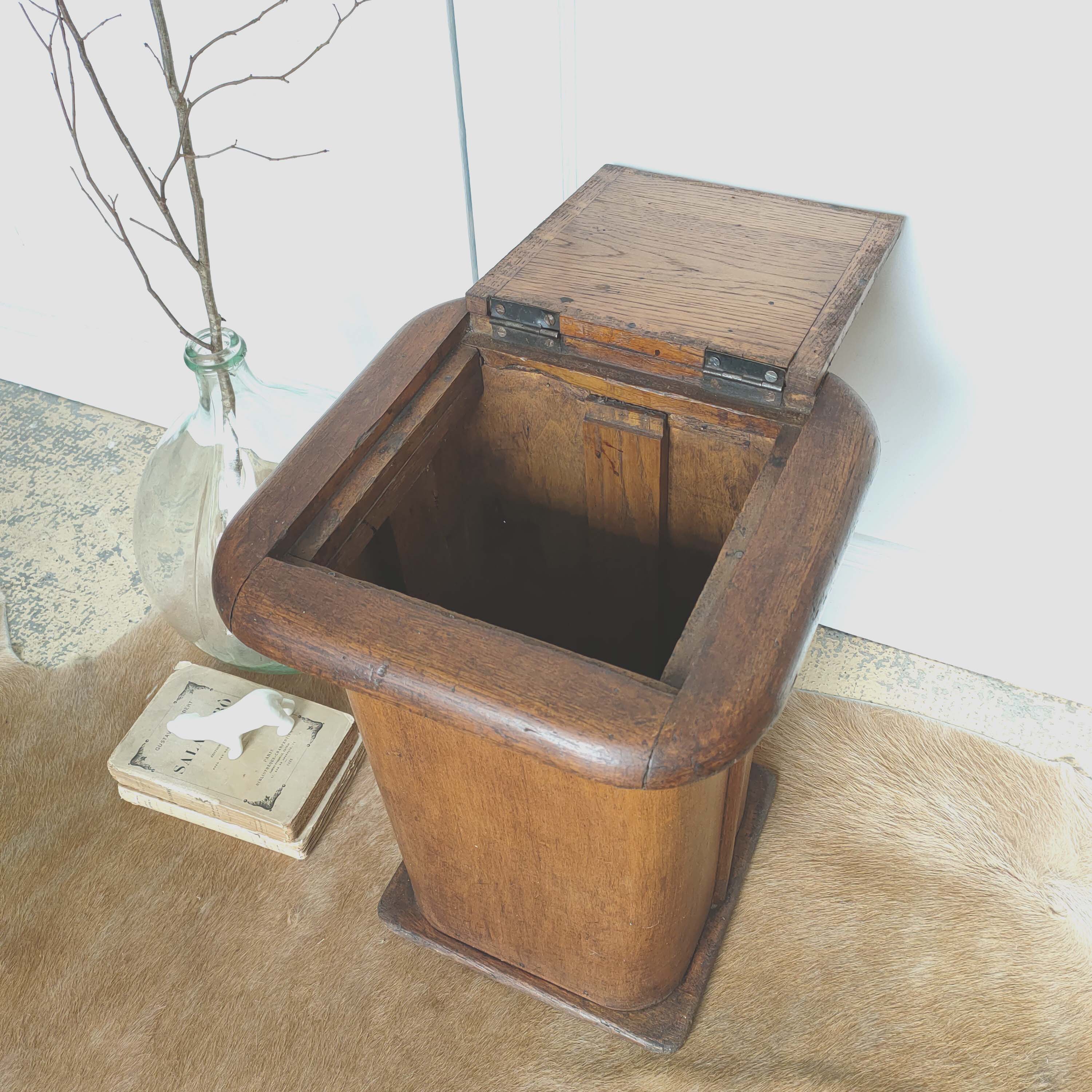 Coffre en bois artisanal