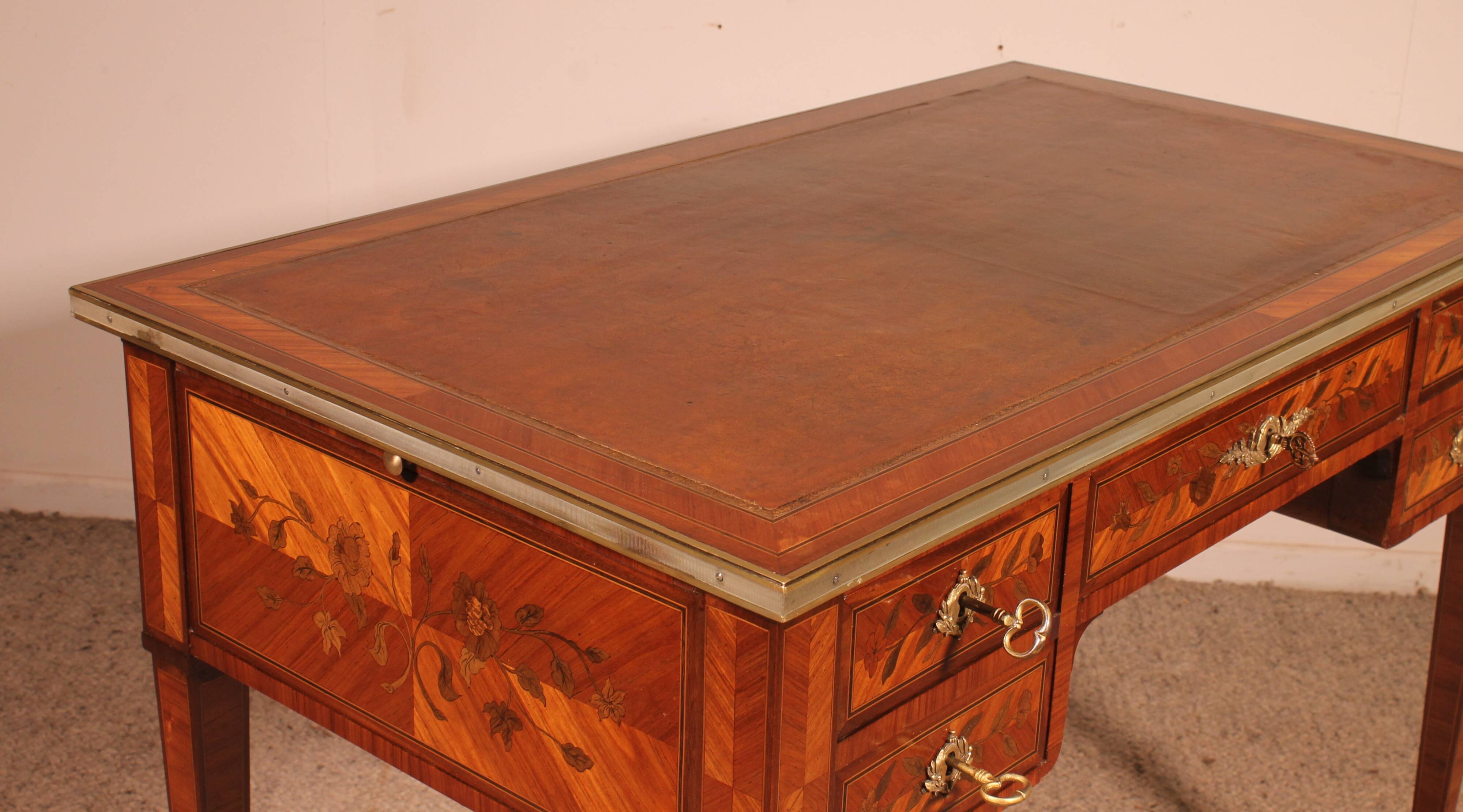 Bureau Plat Louis XVI En Bois De Rose