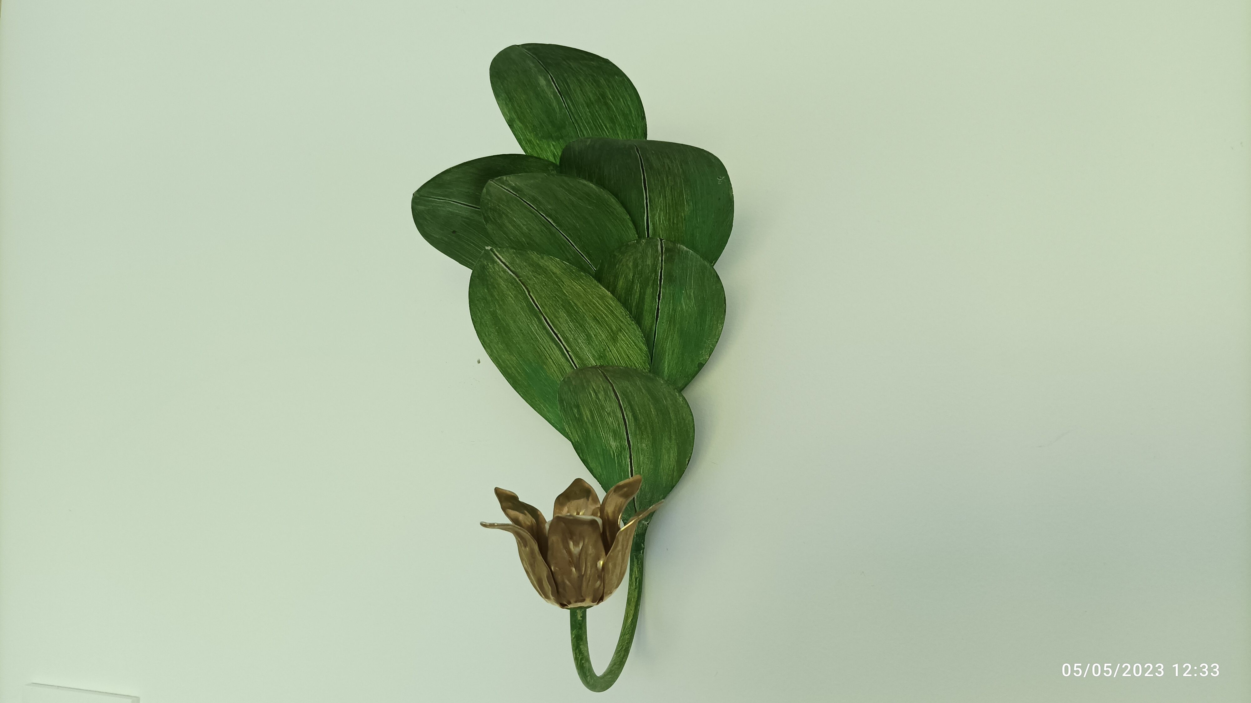 Vintage leaf wall lamp