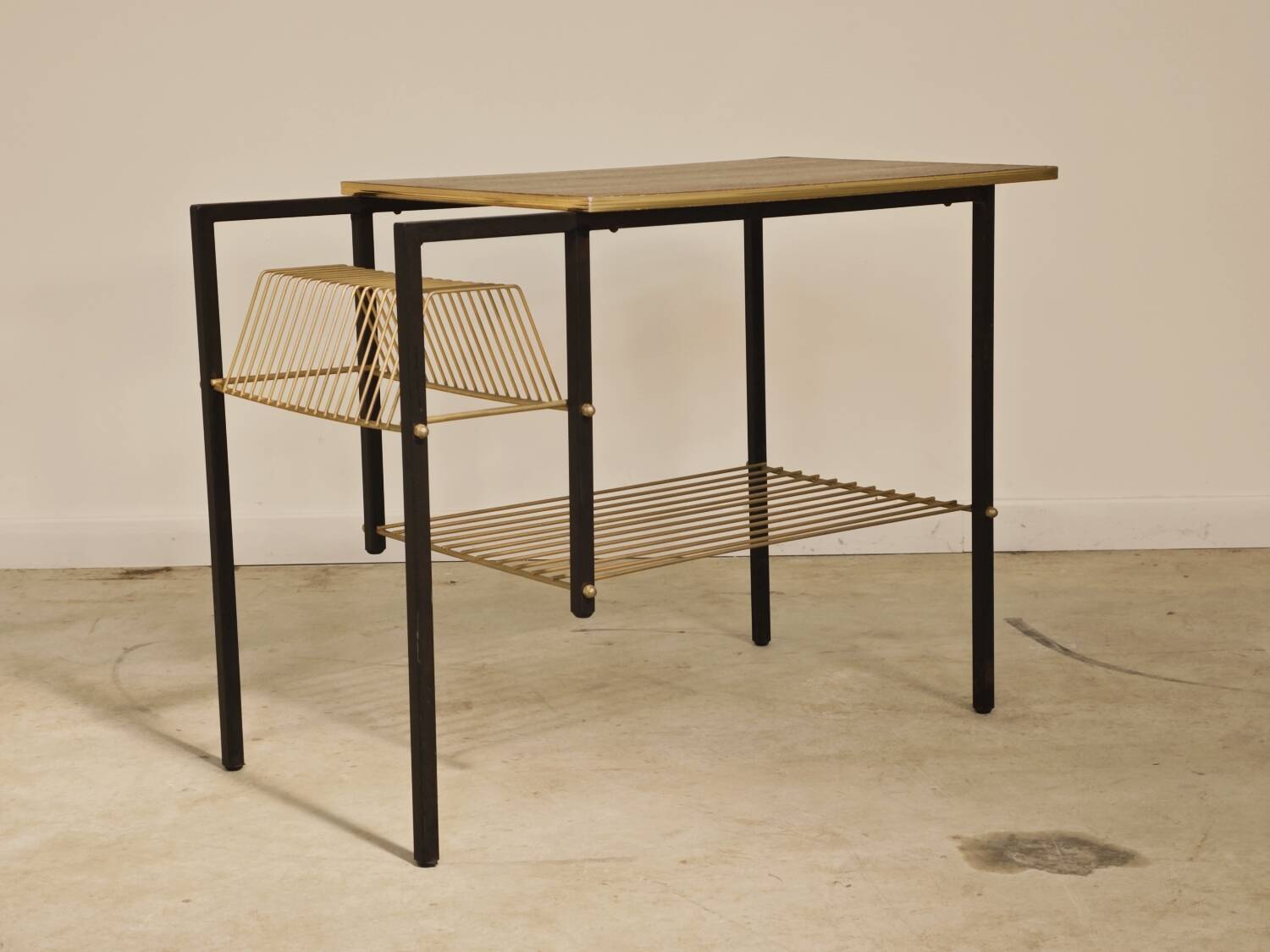 Vintage vinyl serving trolley in wood and gold metal