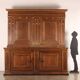 Ancien buffet avec étagère en noyer, Italie, XVIIe siècle