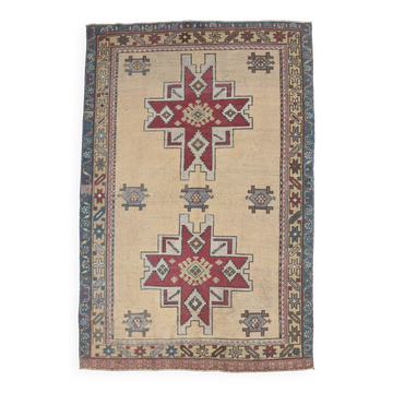 Tapis oriental vintage persan bordeaux et beige sable, 140 x 211 cm