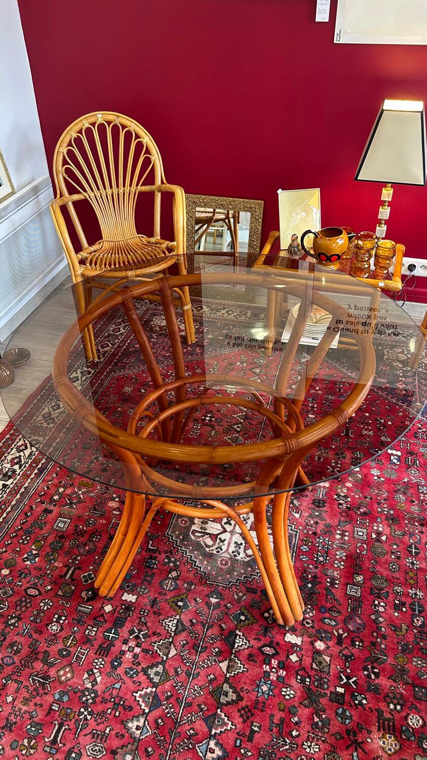 Table à manger verre fumé et rotin