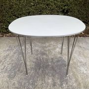 Dining table "Ellipse" by Arne Jacobsen for Fritz Hansen